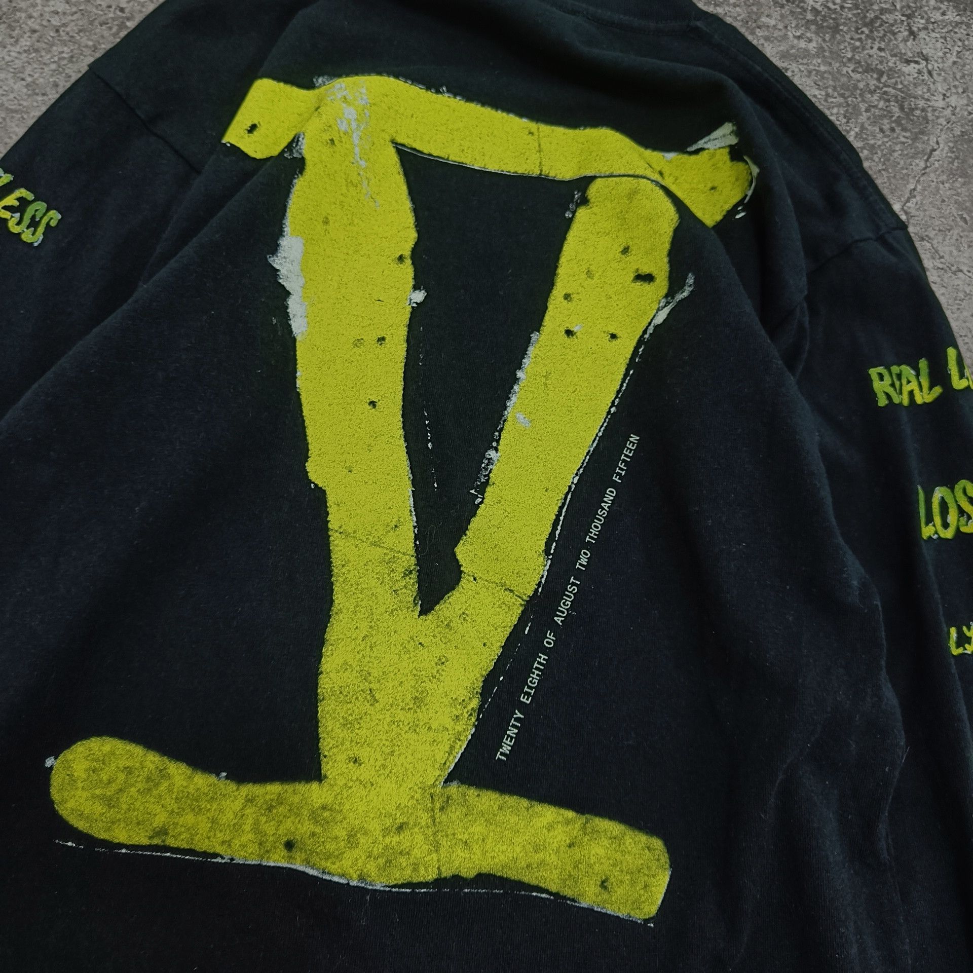 Band Tees THE WEEKND 5 YR BBTM BEAUTY BEHIND THE MADNESS TRACKLIST TEE Size US S / EU 44-46 / 1 - 7 Thumbnail