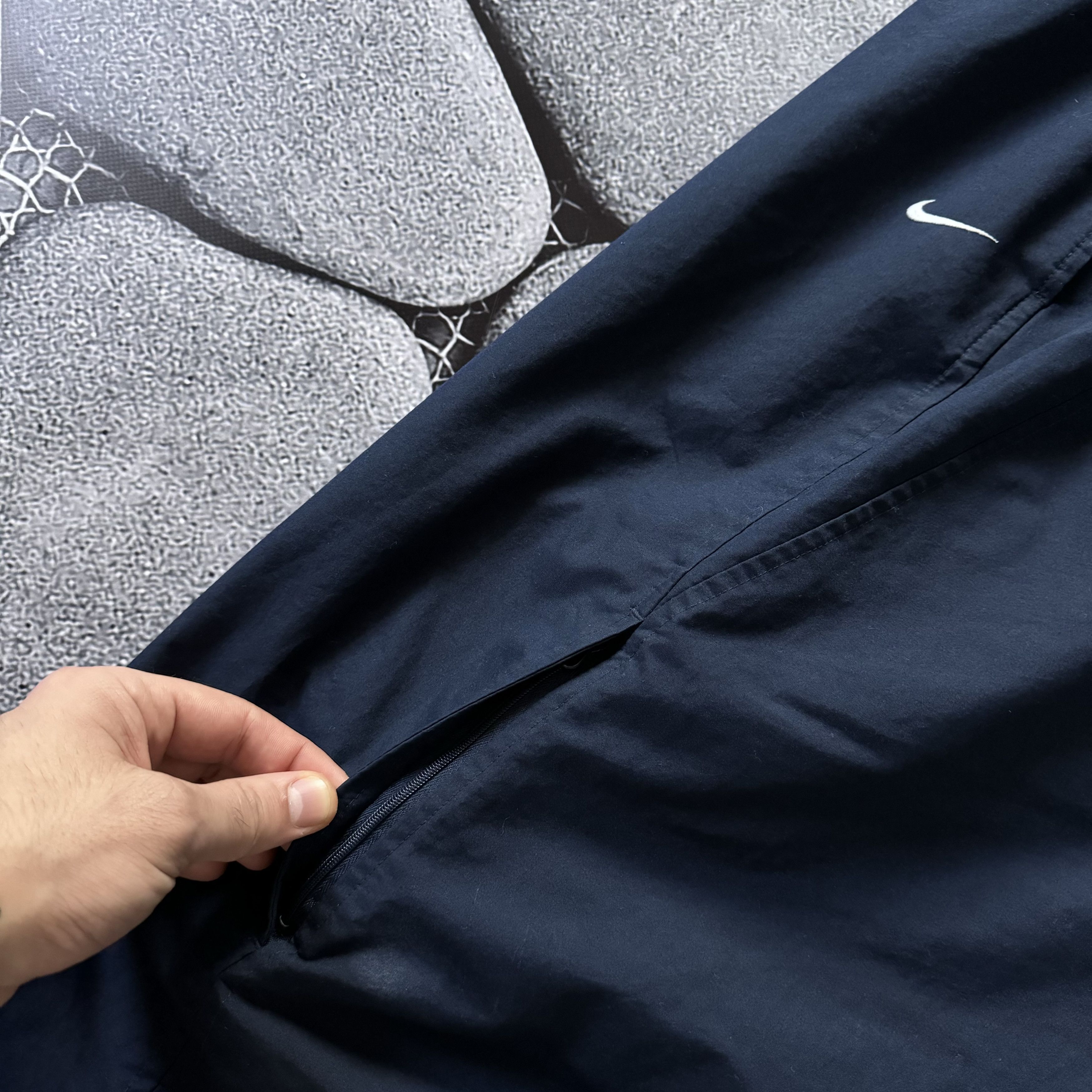 Nike NIKE VINTAGE TRACK NYLON PANTS DOUBLE SWOOSH BAGGY Size US 36 / EU 52 - 10 Thumbnail
