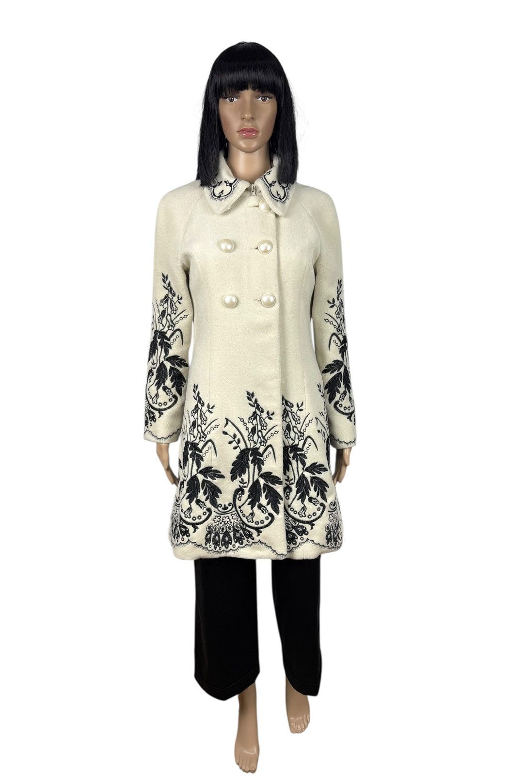 Moschino Moschino Cheap and Chic Vintage Wool Coat Embroidered Floral Size M / US 6-8 / IT 42-44 - 2 Thumbnail