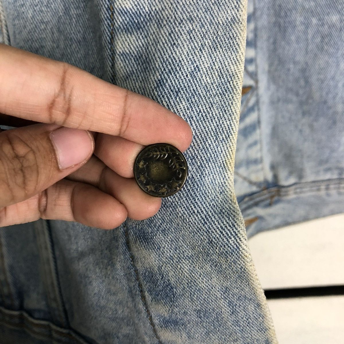 Japanese Brand 🔥VINTAGE DENIM TRUCKER JACKET HARD ROCK CAFE BIG LOGO Size US XL / EU 56 / 4 - 18 Thumbnail
