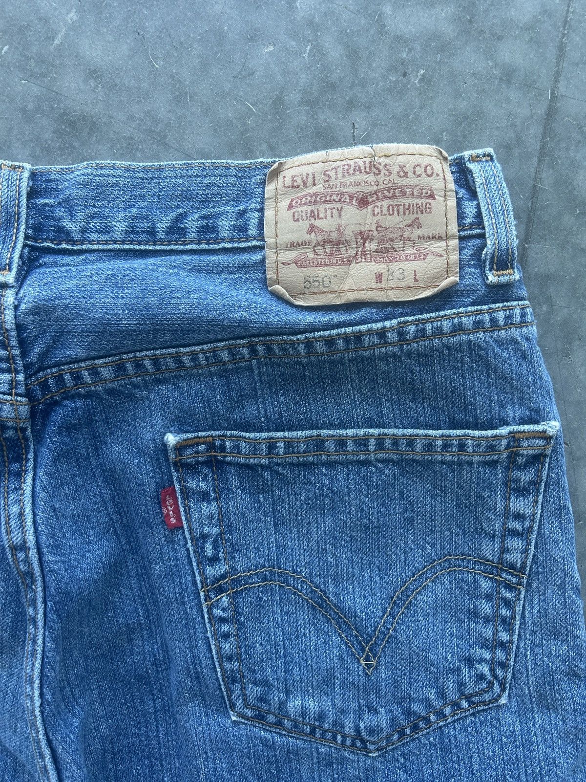 Levi's × Vintage Vintage Y2K Levi’s 550 Baggy Jean Shorts Size US 33 - 6 Thumbnail