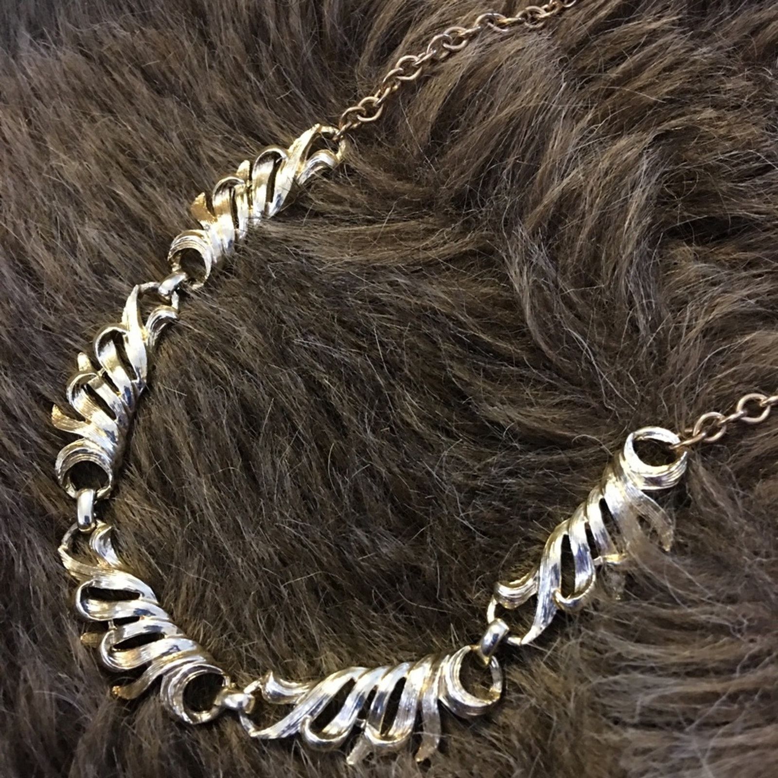 Vintage Vintage 60s Coro textured gold tone jewelry set Size ONE SIZE - 8 Thumbnail
