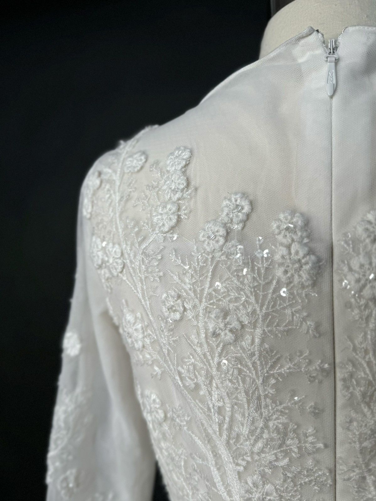 Other Preloved US 6 Anna Augusta Long Sleeve Wedding Dress Size M / US 6-8 / IT 42-44 - 6 Thumbnail