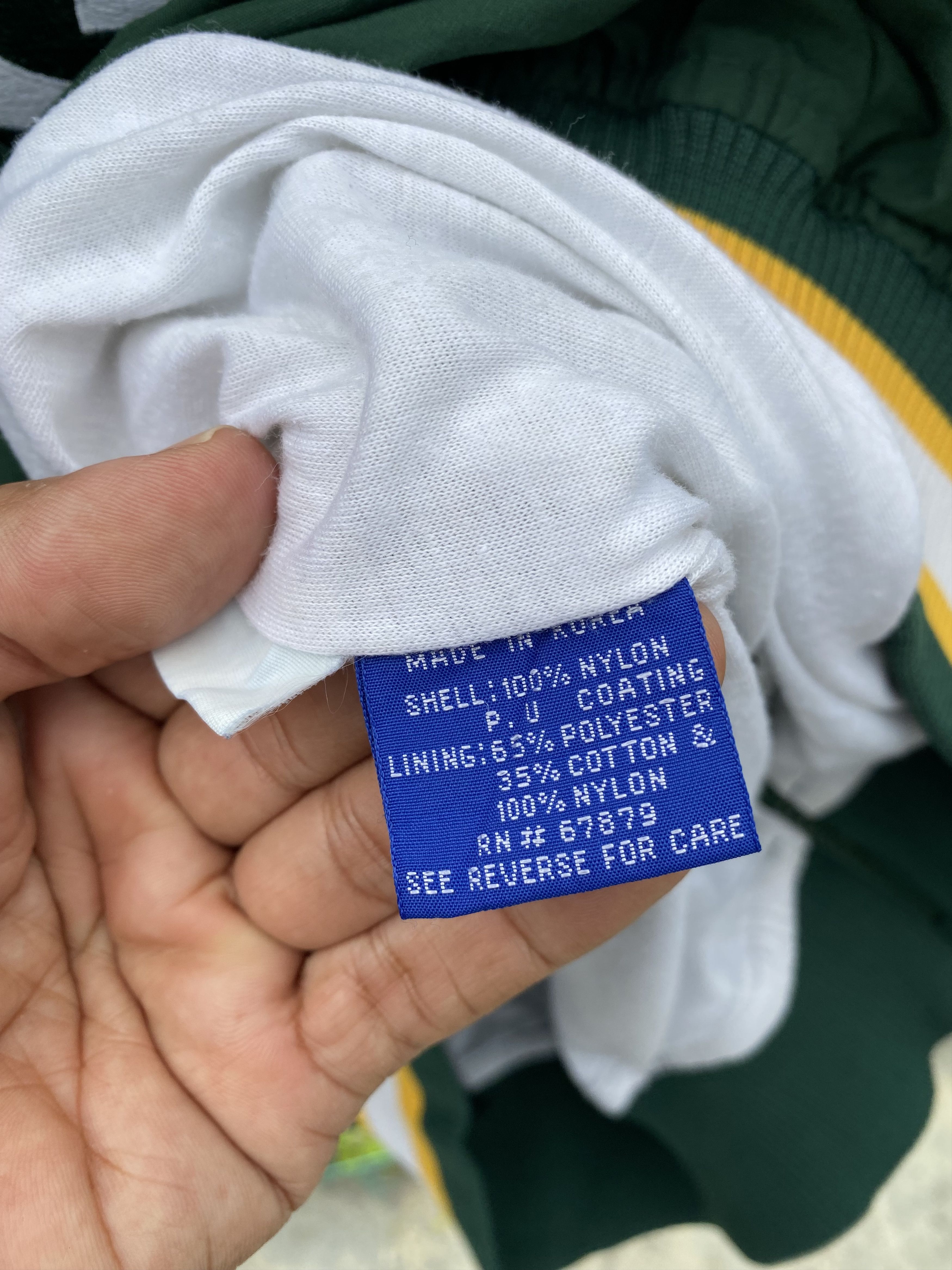 Starter Vintage NFL Packers woven spellout nylon sweater Size US L / EU 52-54 / 3 - 9 Thumbnail