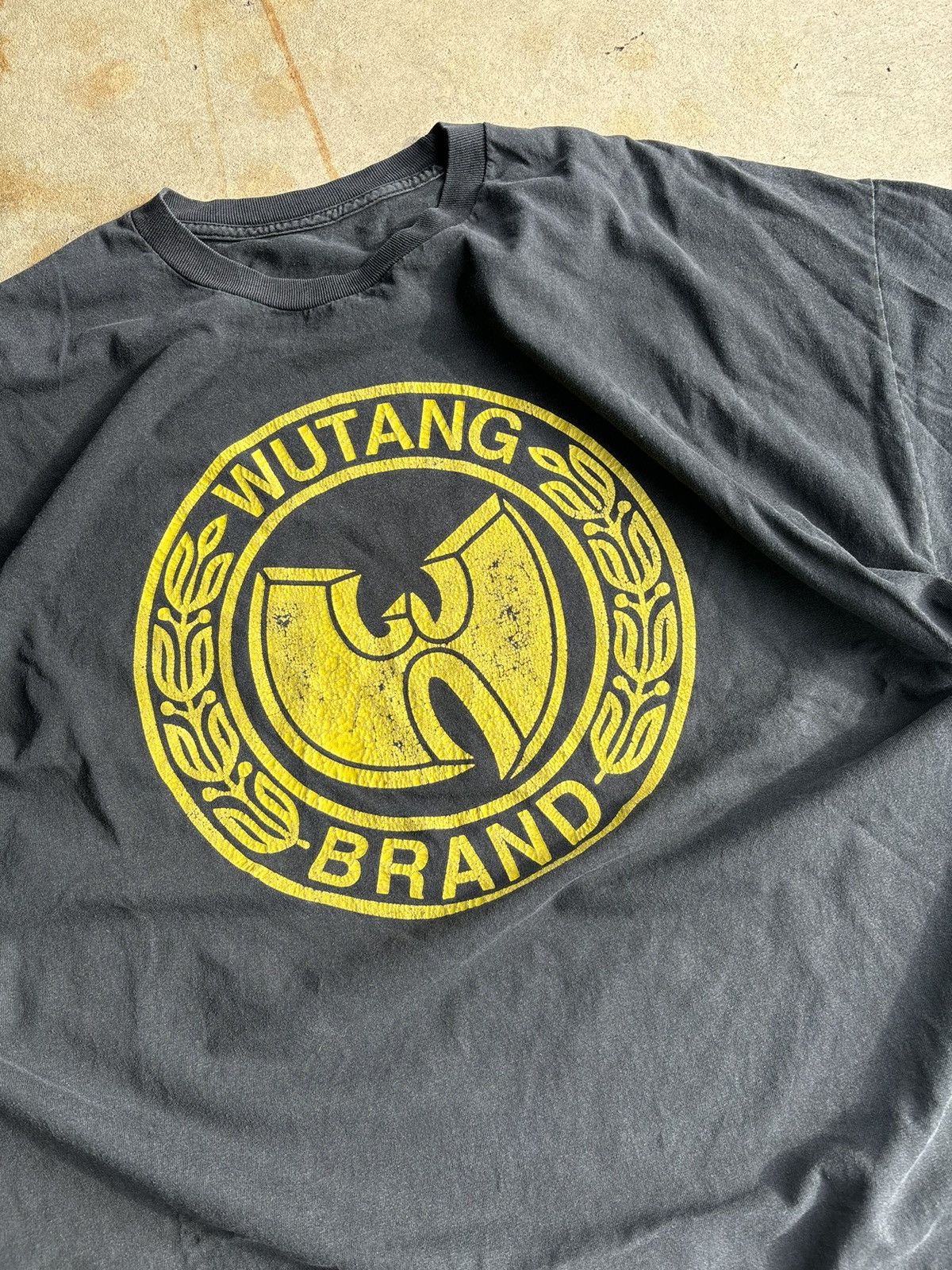Band Tees Crazy Wutang Clan Boxy Faded Oversized Simple Logo Tee Size US XXL / EU 58 / 5 - 3 Thumbnail