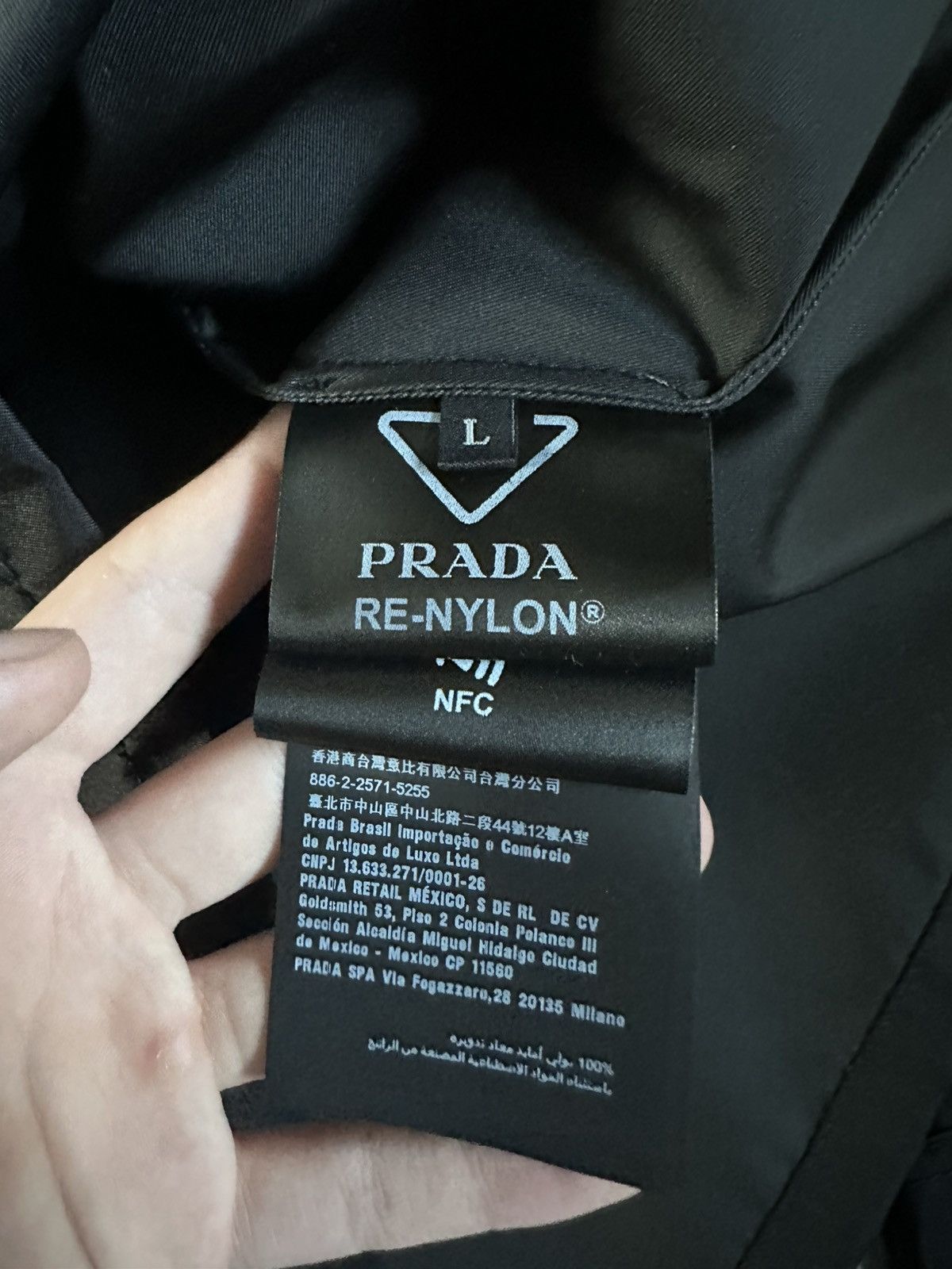 Prada prada re-nylon overshirt jacket black button-up Size US L / EU 52-54 / 3 - 6 Thumbnail