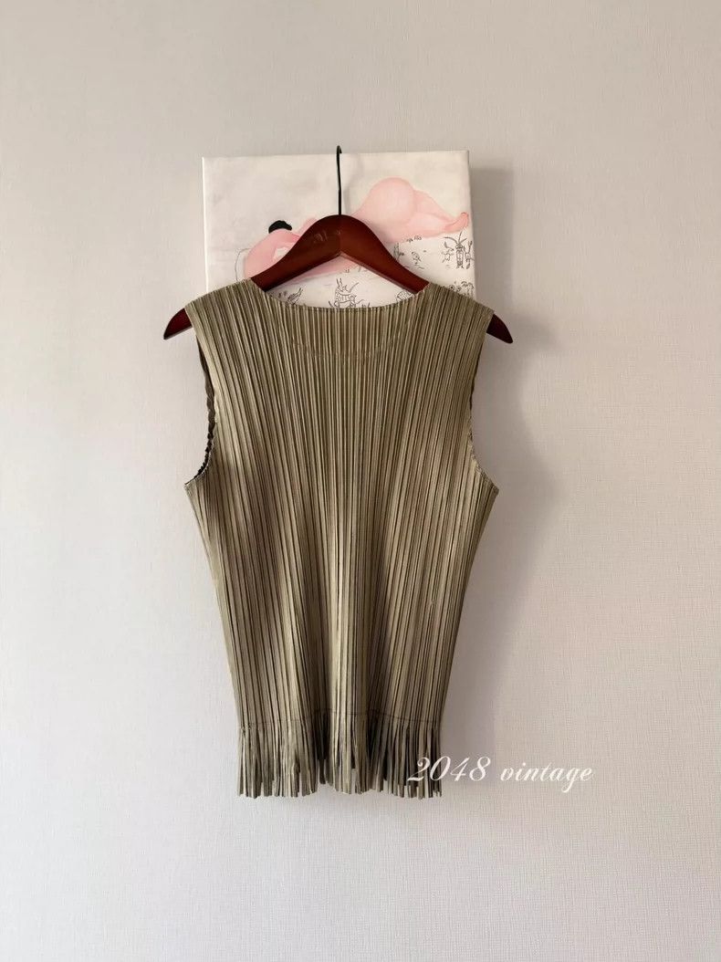 Issey Miyake issey miyake size：one size Golden glitter pleated top 2506- Size XXS / US 00 / IT 34 - 4 Thumbnail
