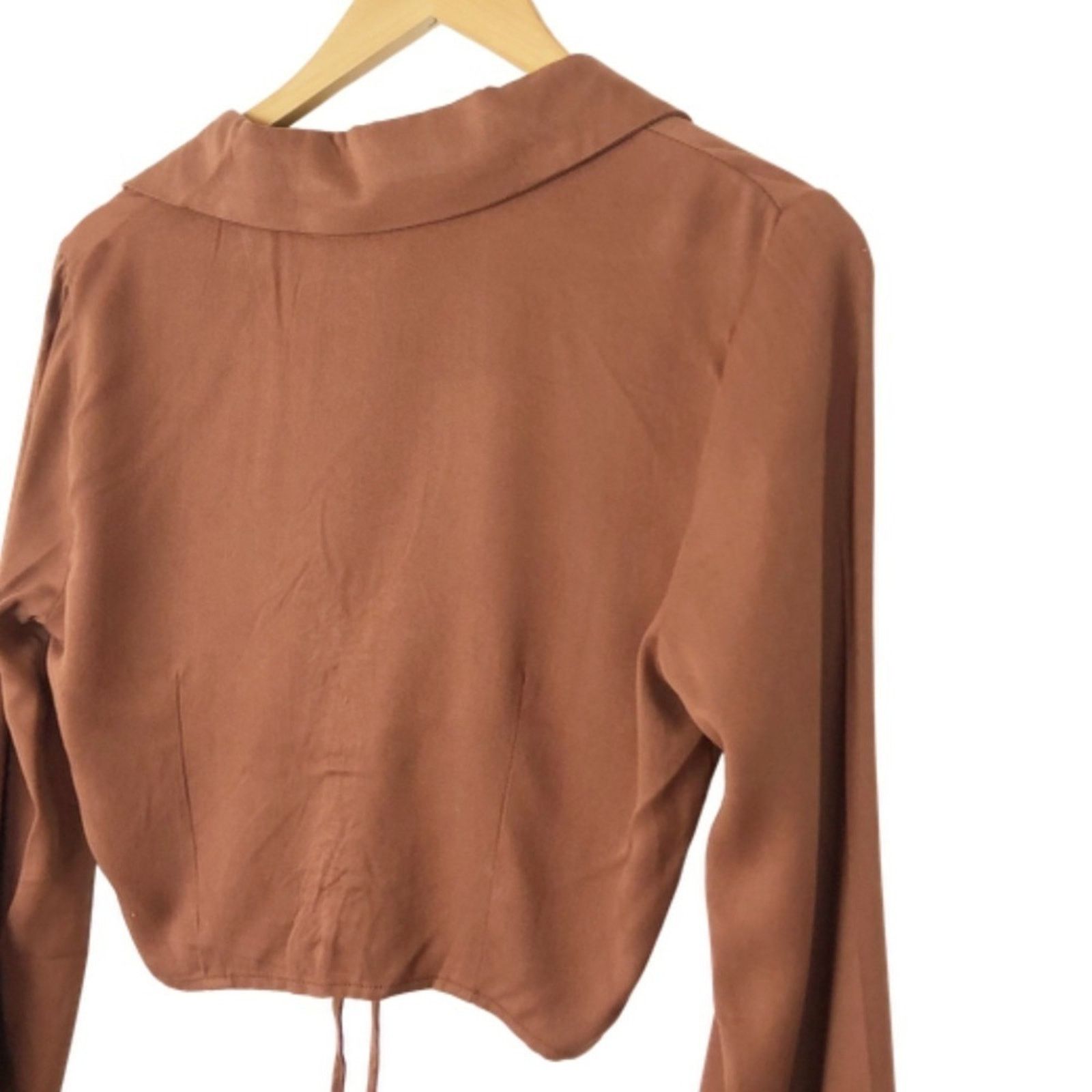 Forever 21 New with Tag Forever 21 Women’s Satin Crop Top Size M / US 6-8 / IT 42-44 - 10 Thumbnail