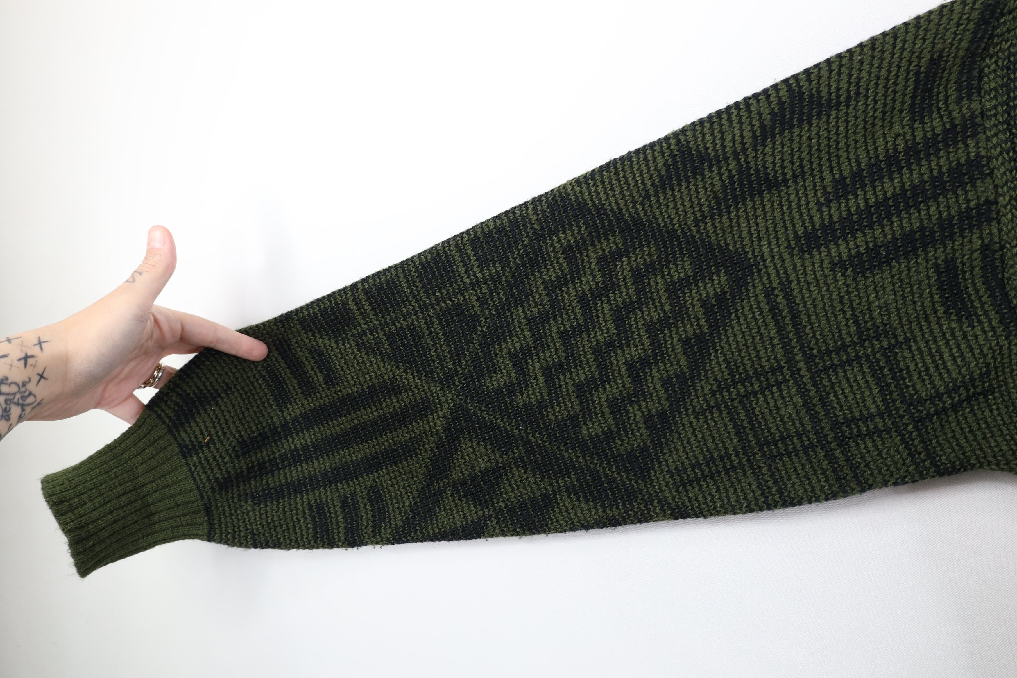 Vintage Vintage 90s Streetwear Patch Diamond Knit Sweater Green Size US M / EU 48-50 / 2 - 6 Thumbnail