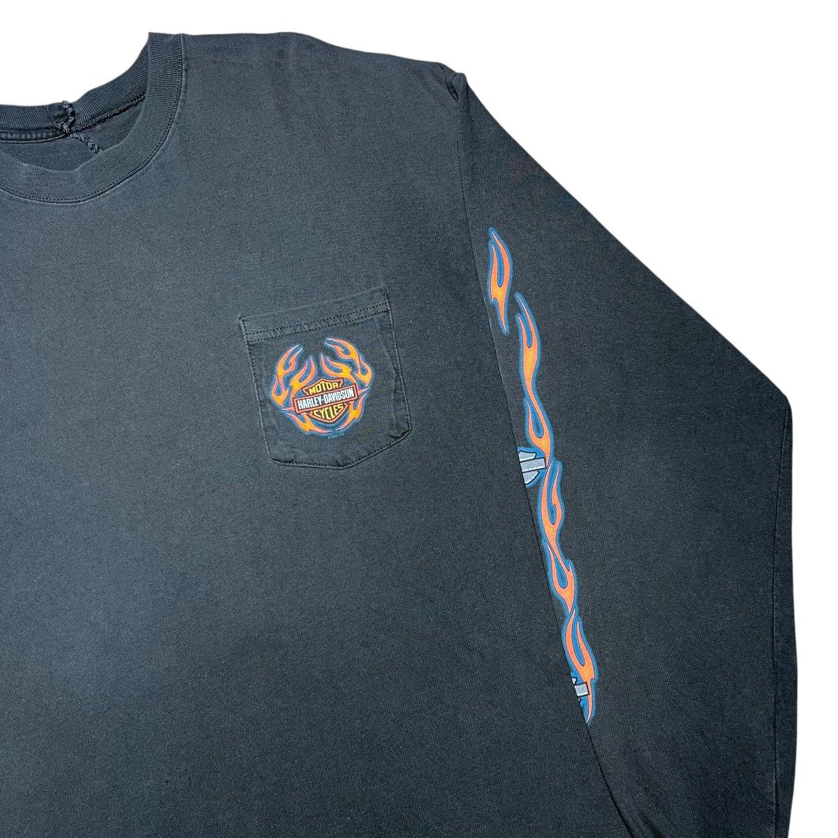 Harley Davidson Vintage 2003 Harley Davidson Flame Long Sleeve Pocket TShirt Size US XL / EU 56 / 4 - 19 Thumbnail
