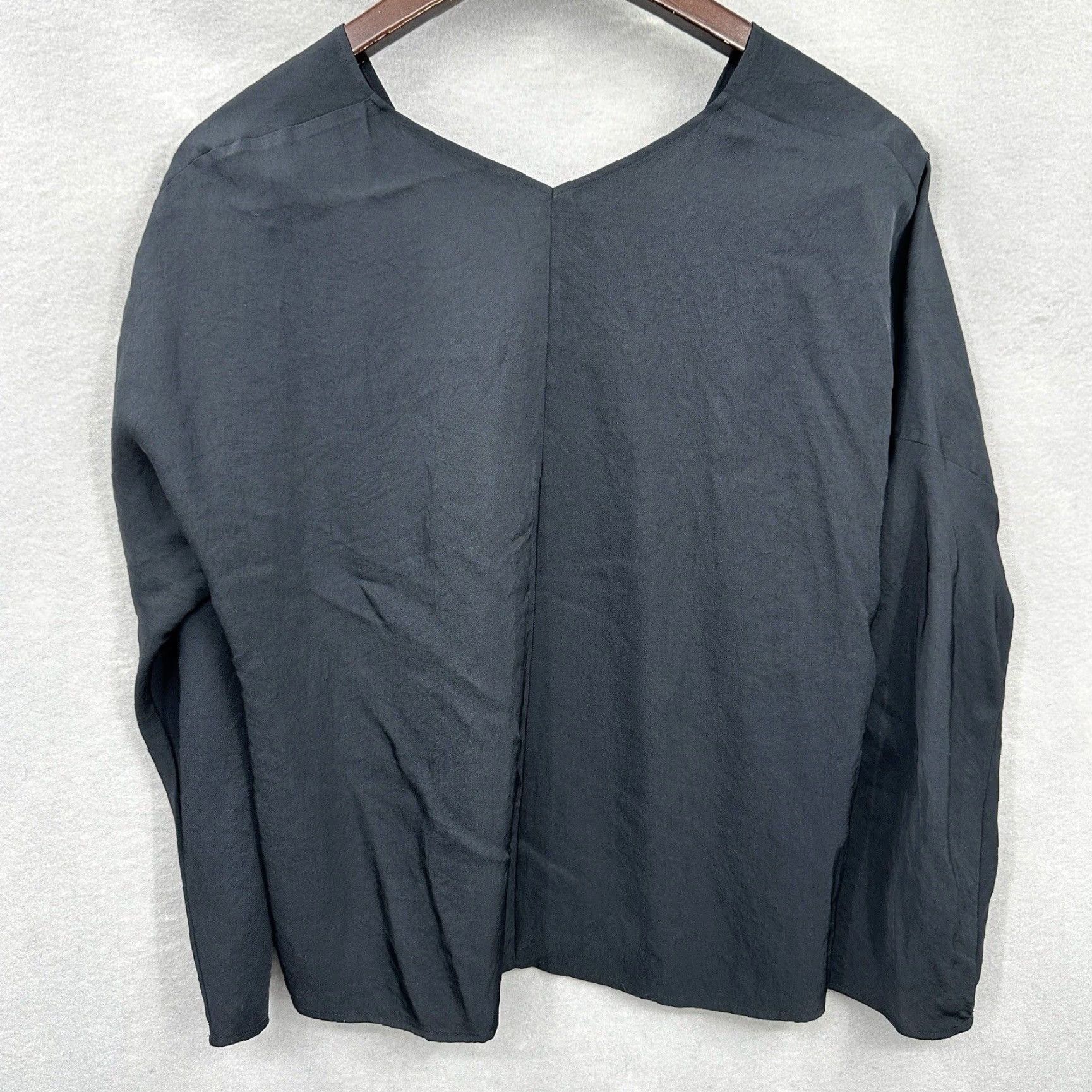 Vince Vince Blouse Womens XS V Neck Faux Wrap Front Black Silky Basic Classic Designer Mens? Women? Wait. Size XS / US 0-2 / IT 36-38 - 3 Thumbnail