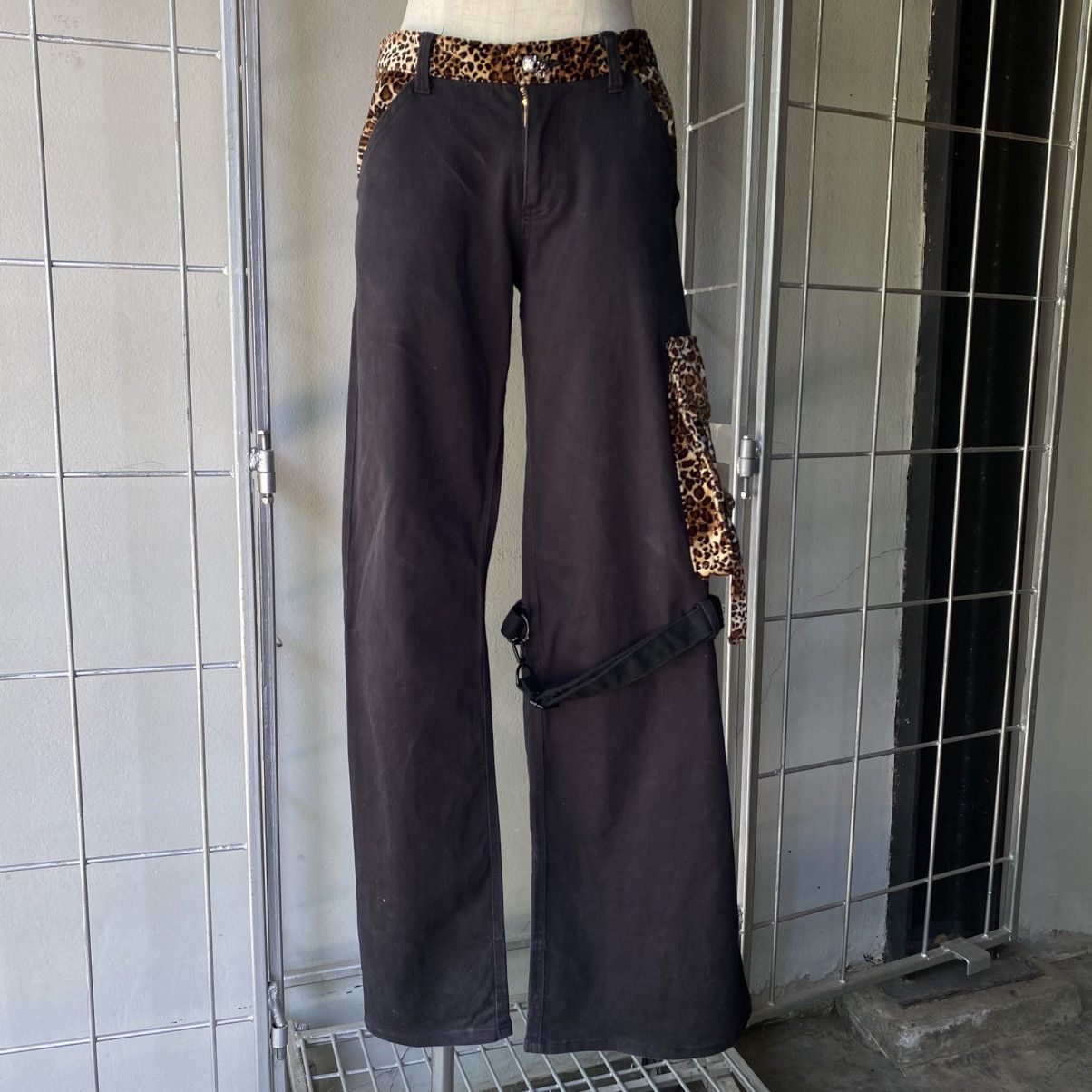 Japanese Brand × Seditionaries HUNDRED CLUB Y2K Punk Black Cargo Pants with Leopard Trim Size 32" / US 10 / IT 46 - 24 Thumbnail