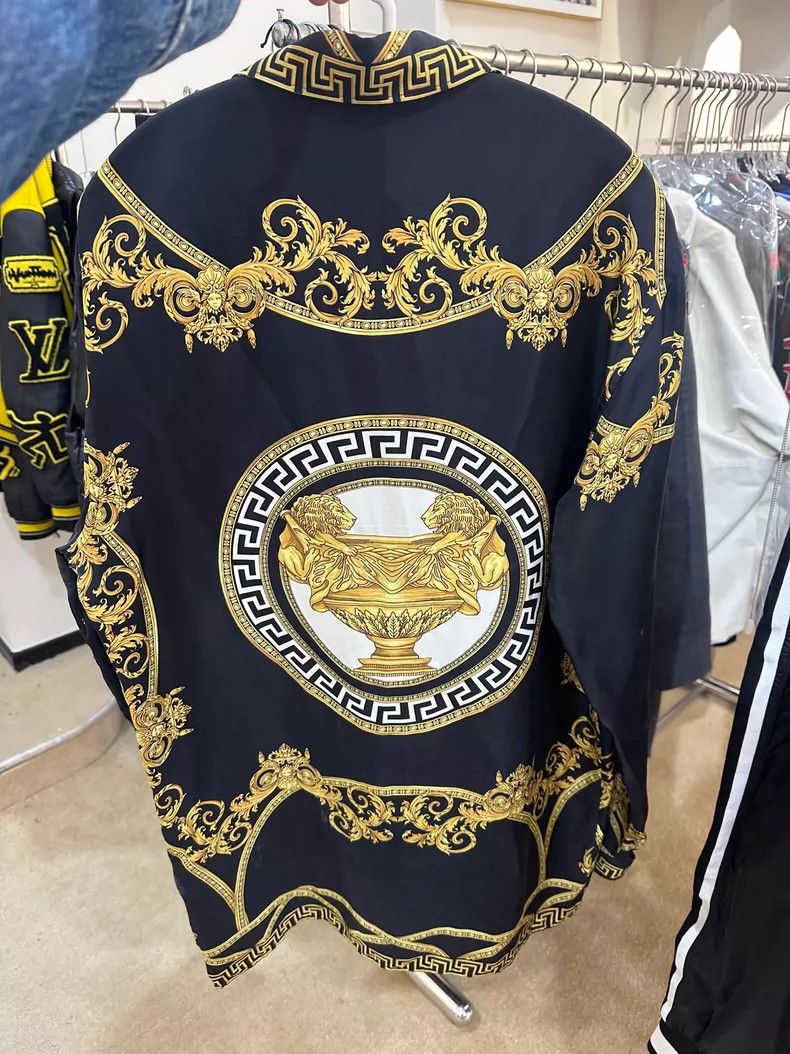 Other Versace Black and gold silk shirt Size US S / EU 44-46 / 1 - 2 Thumbnail