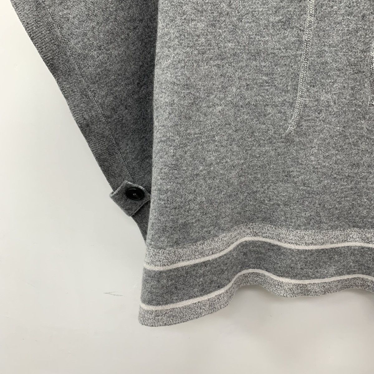 Dior Dior Grey Inner Logo Cashmere Hooded Cape Coat K26WX Size XXS / US 00 / IT 34 - 4 Thumbnail