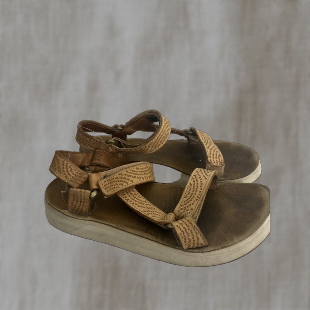 Teva VINTAGE Teva Midform Universal Sandal Women Brown Leather 8 US 37 EU Strappy Adjustable Hook & Loop Size US 4 / IT 34 - 1 Thumbnail