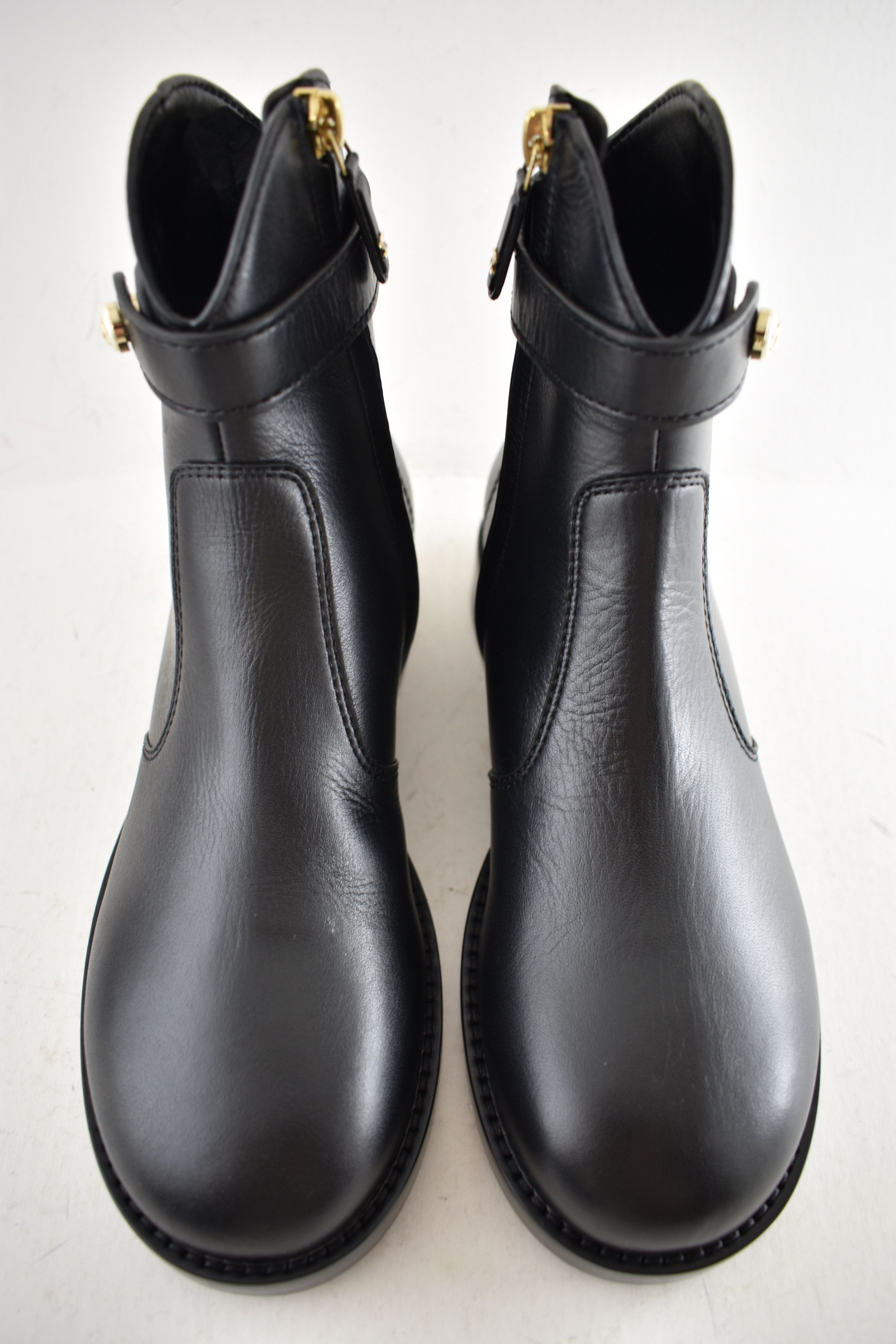 Chanel Chanel 24K Leather Pearl CC Western Short Ankle Boots 37 Size US 7 / IT 37 - 5 Thumbnail