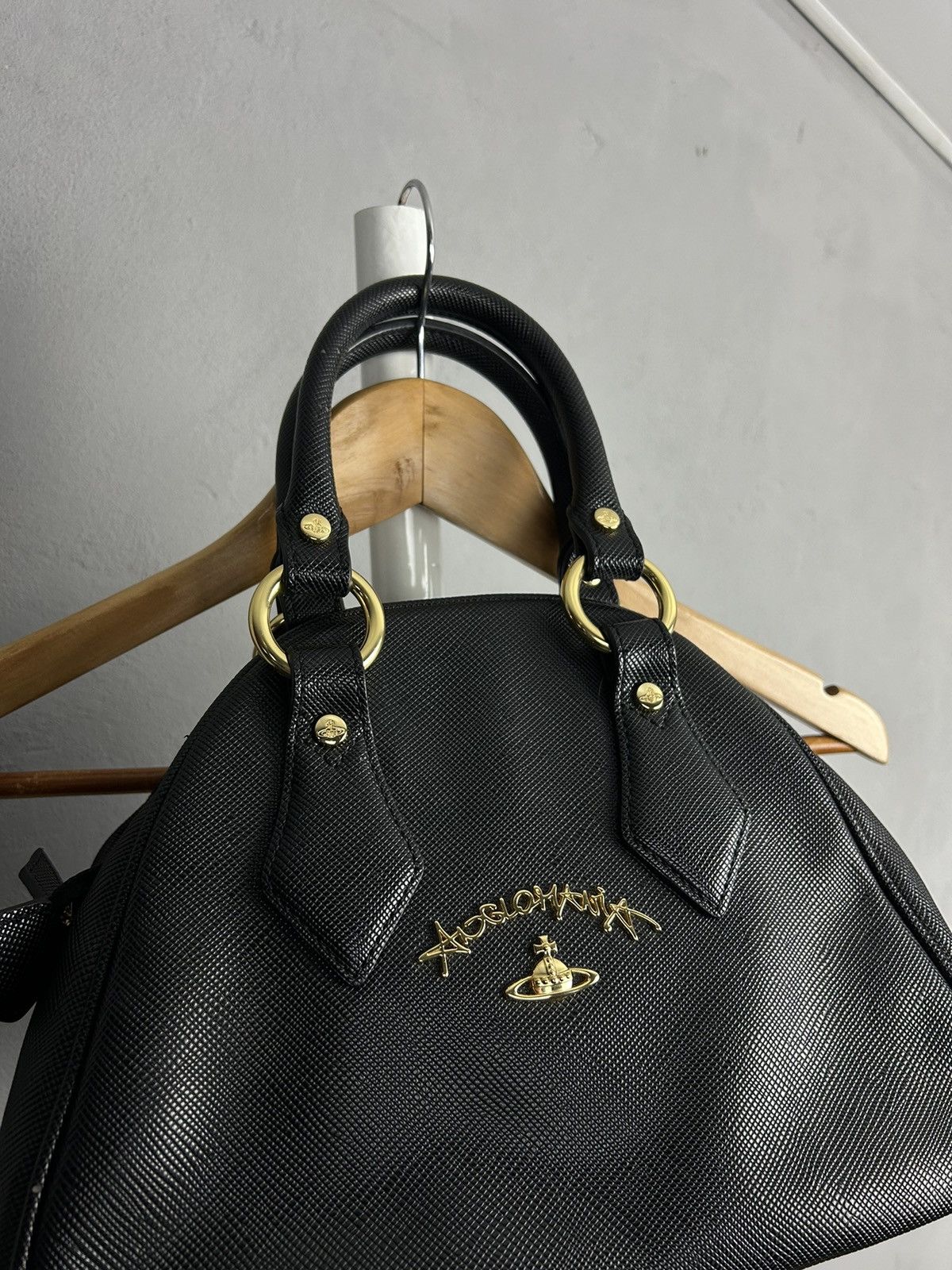 Vivienne Westwood Vivienne Westwood Anglomania Black Handbag Orb Logo Size ONE SIZE - 3 Thumbnail