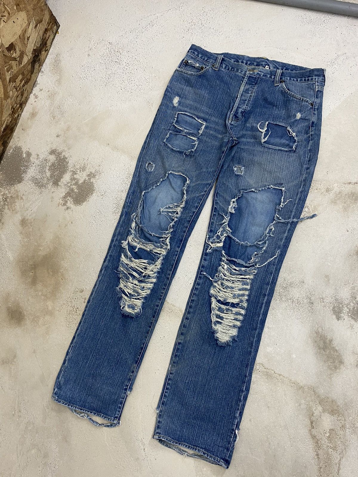 If Six Was Nine Universal Jean Ripped Distressed Art Patch Straight Cut Size US 34 / EU 50 - 2 Thumbnail