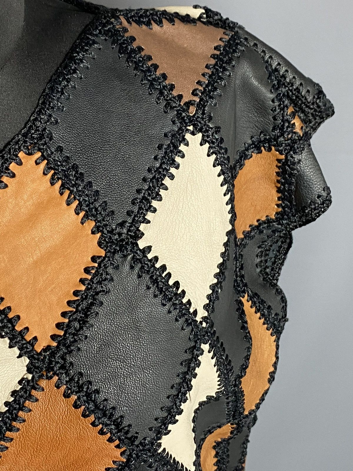 Other Vintage 80s Women’s Leather Top Argyle Diamond Pattern M/L Size M / US 6-8 / IT 42-44 - 5 Thumbnail