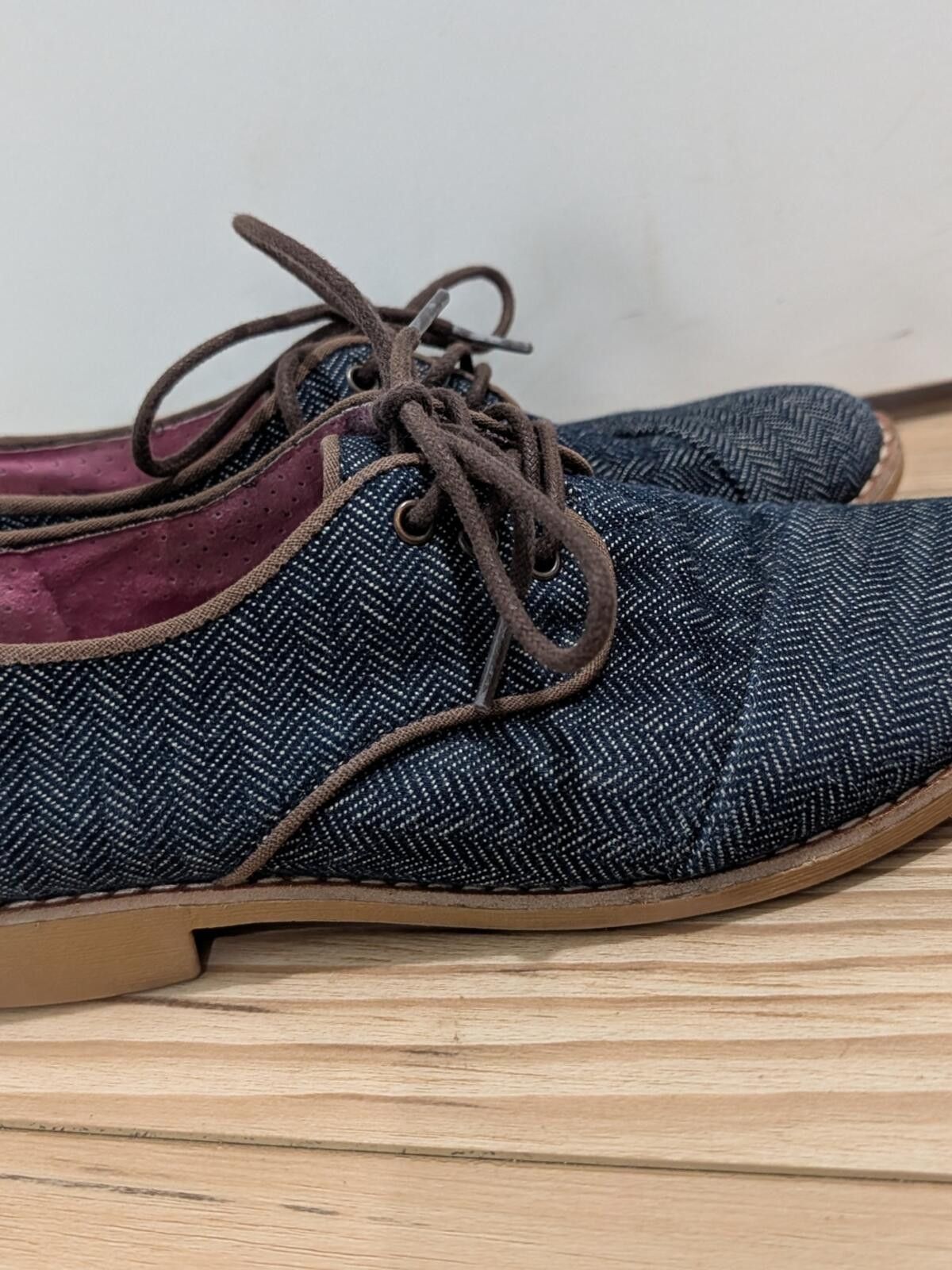 Toms Toms Blue Herringbone Lace-Up Flats with Brown Trim Size US 9 / IT 39 - 3 Thumbnail