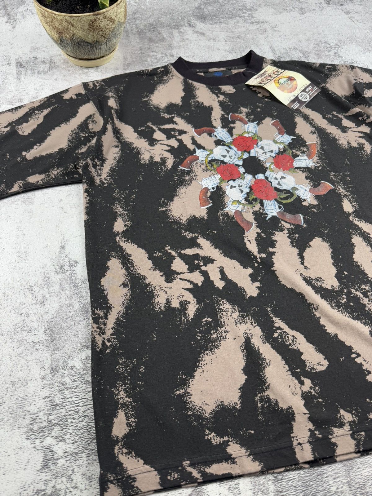 Band Tees RARE Vintage NEW Guns N Roses 1993 Rap Tie Dye T Shirt Tee Size US L / EU 52-54 / 3 - 9 Thumbnail