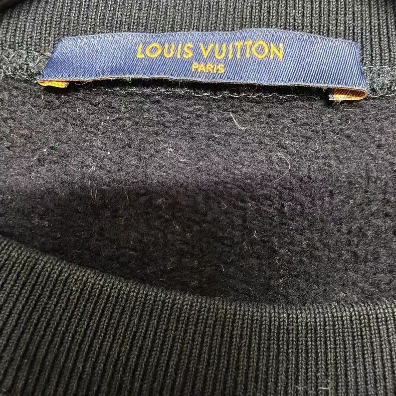 Louis Vuitton Louis Vuitton Flocked Snow Mountain Print Crew Neck Sweats Size US M / EU 48-50 / 2 - 2 Thumbnail
