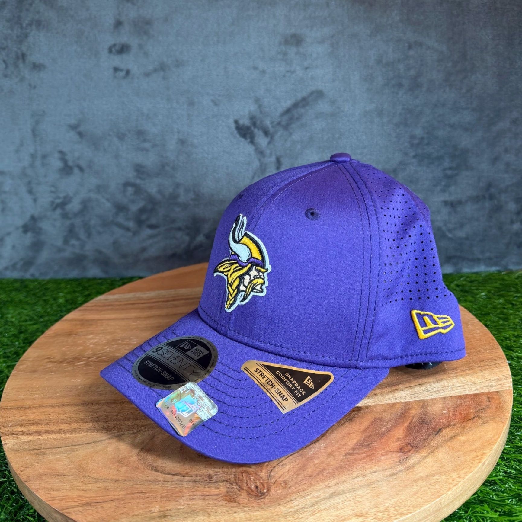 New Era New Era Minnesota Vikings NFL Purple 9FIFTY Stretch Snapback Hat Mens NWT Size ONE SIZE - 2 Thumbnail