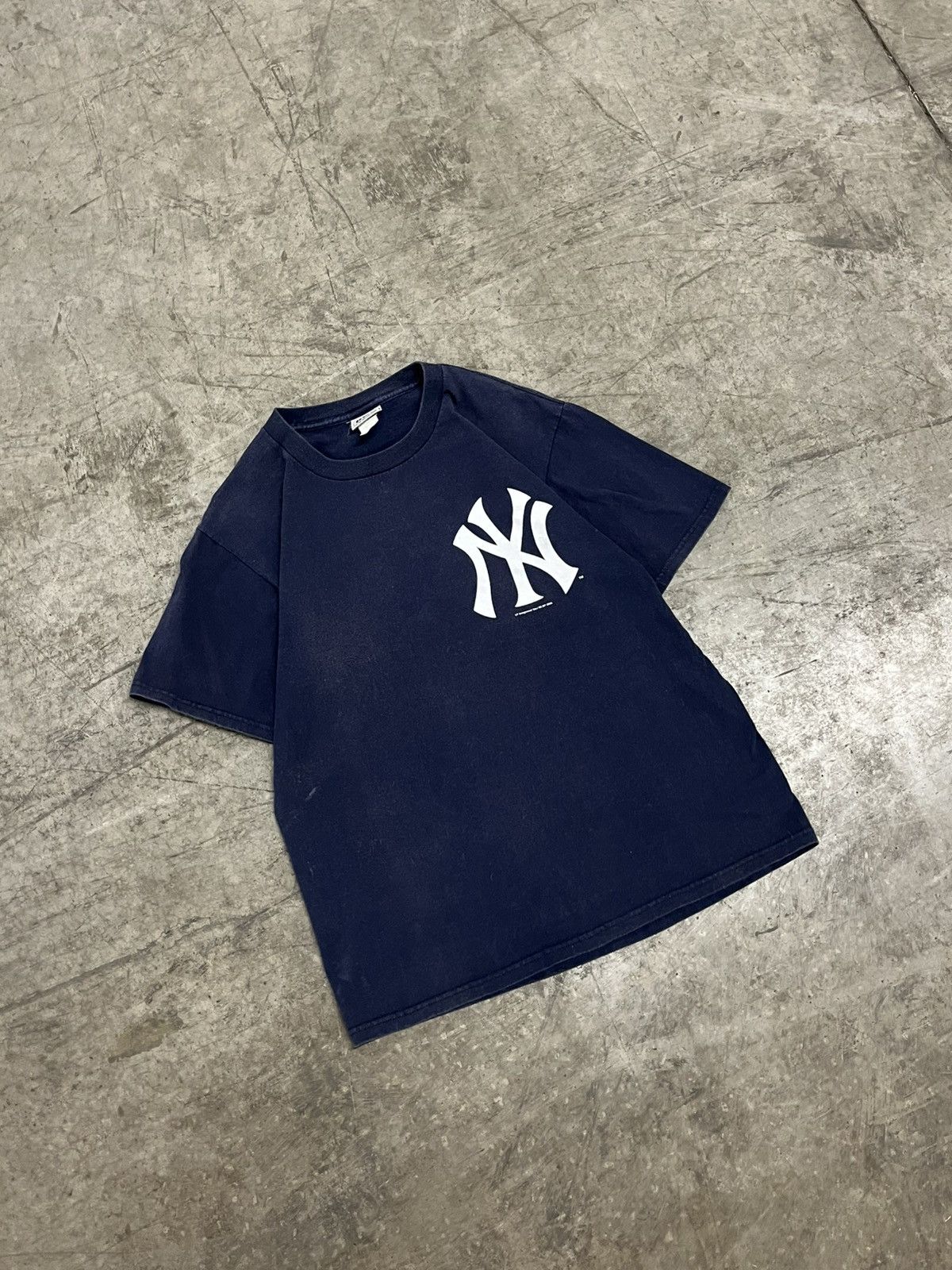 Vintage NY Yankees vintage 90s tee shirt Lee sport hype rare mlb Size US M / EU 48-50 / 2 - 2 Thumbnail