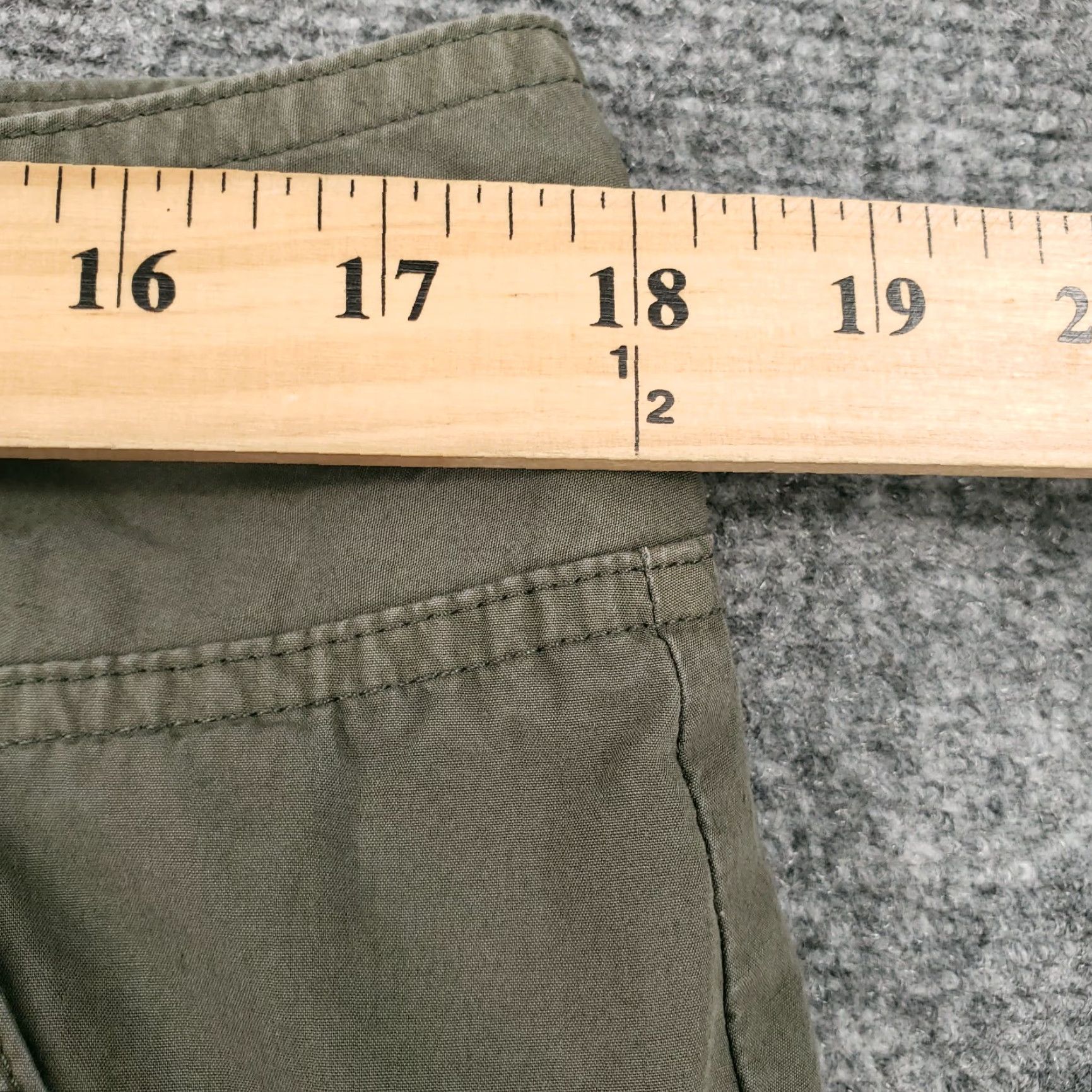 Vintage Columbia Shorts Womens 16 Green Mid Rise Cargo Flat Front Zip Fly Casual Outdoor Size 38" / US 16 / IT 52 - 7 Thumbnail