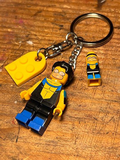 Anime omni man invincible minifigure matching keychain Size ONE SIZE - 6 Thumbnail
