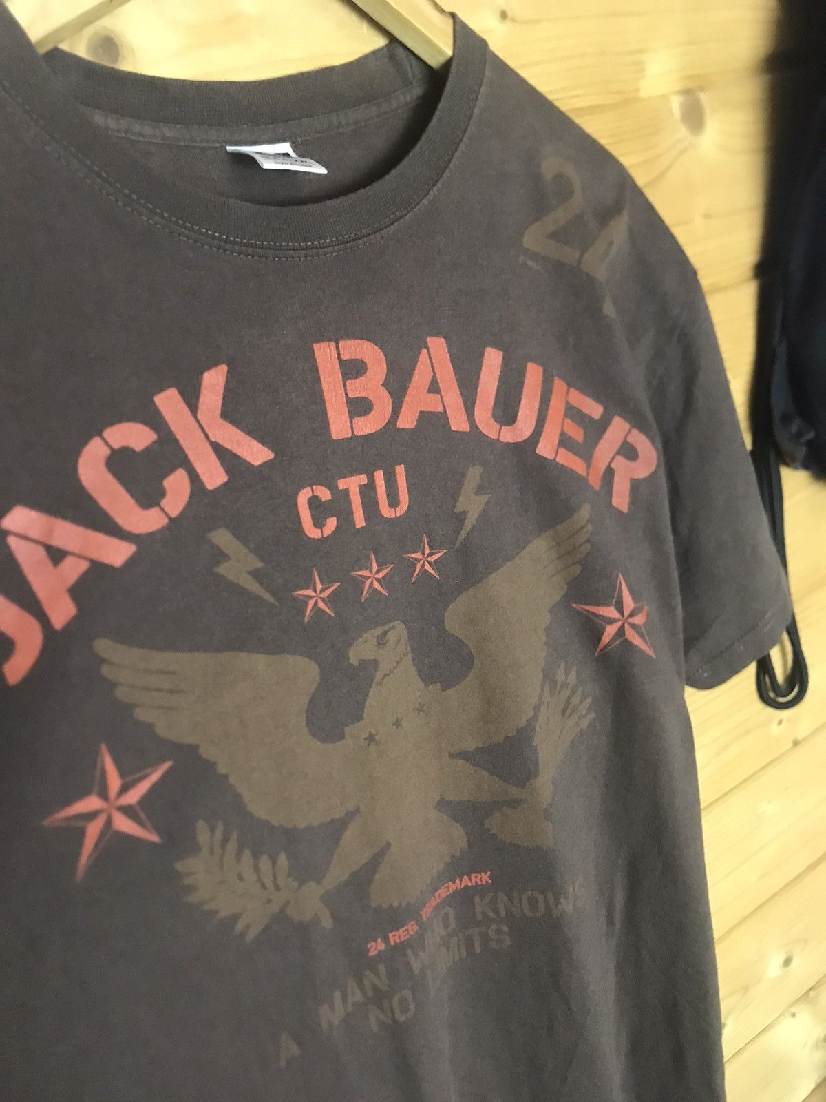 Vintage Vintage 00s Jack Bauer fox 24 tv show t-shirt Size US L / EU 52-54 / 3 - 3 Thumbnail