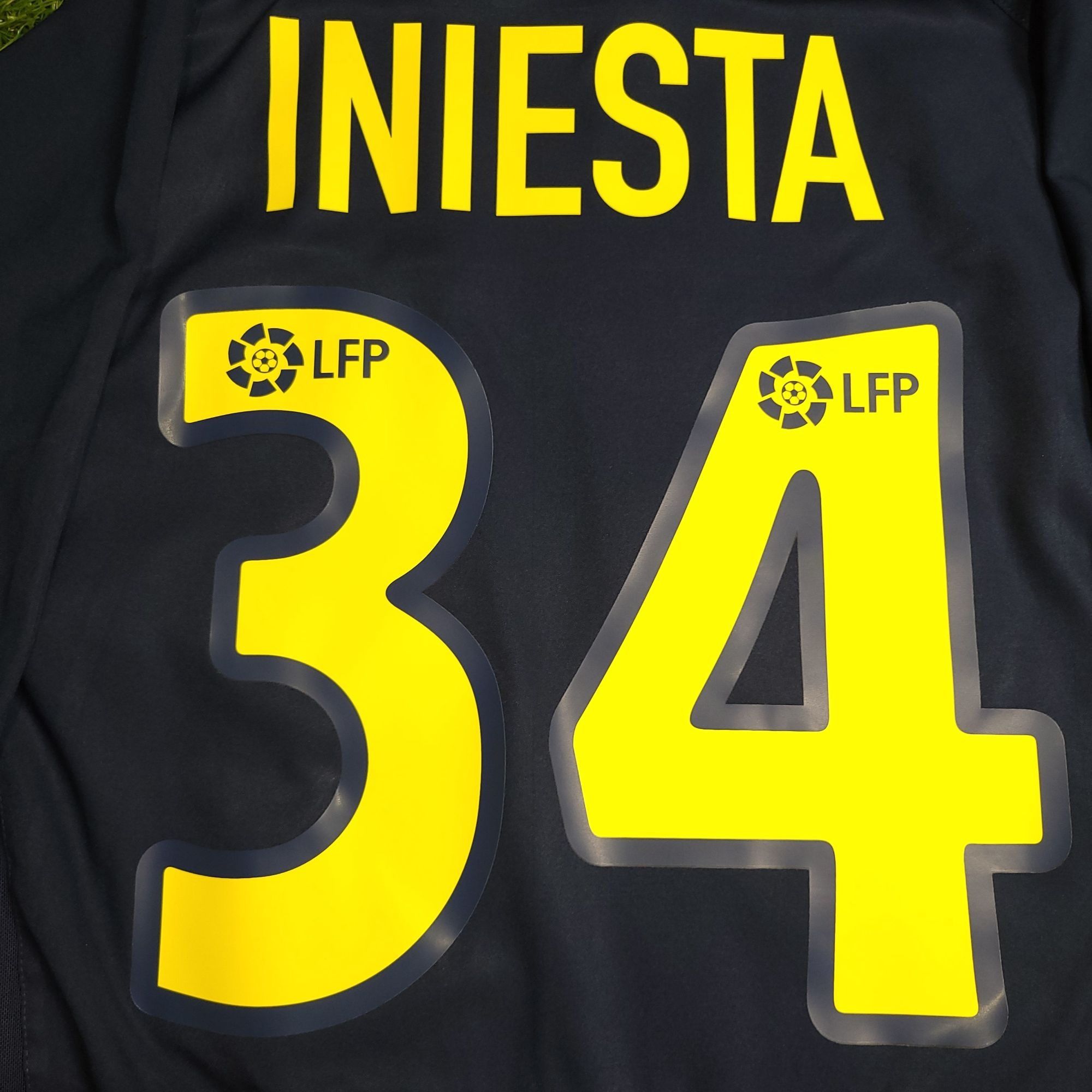 Nike Iniesta Barcelona PLAYER ISSUE 2002 2003 Soccer Away Jersey Size US M / EU 48-50 / 2 - 3 Thumbnail