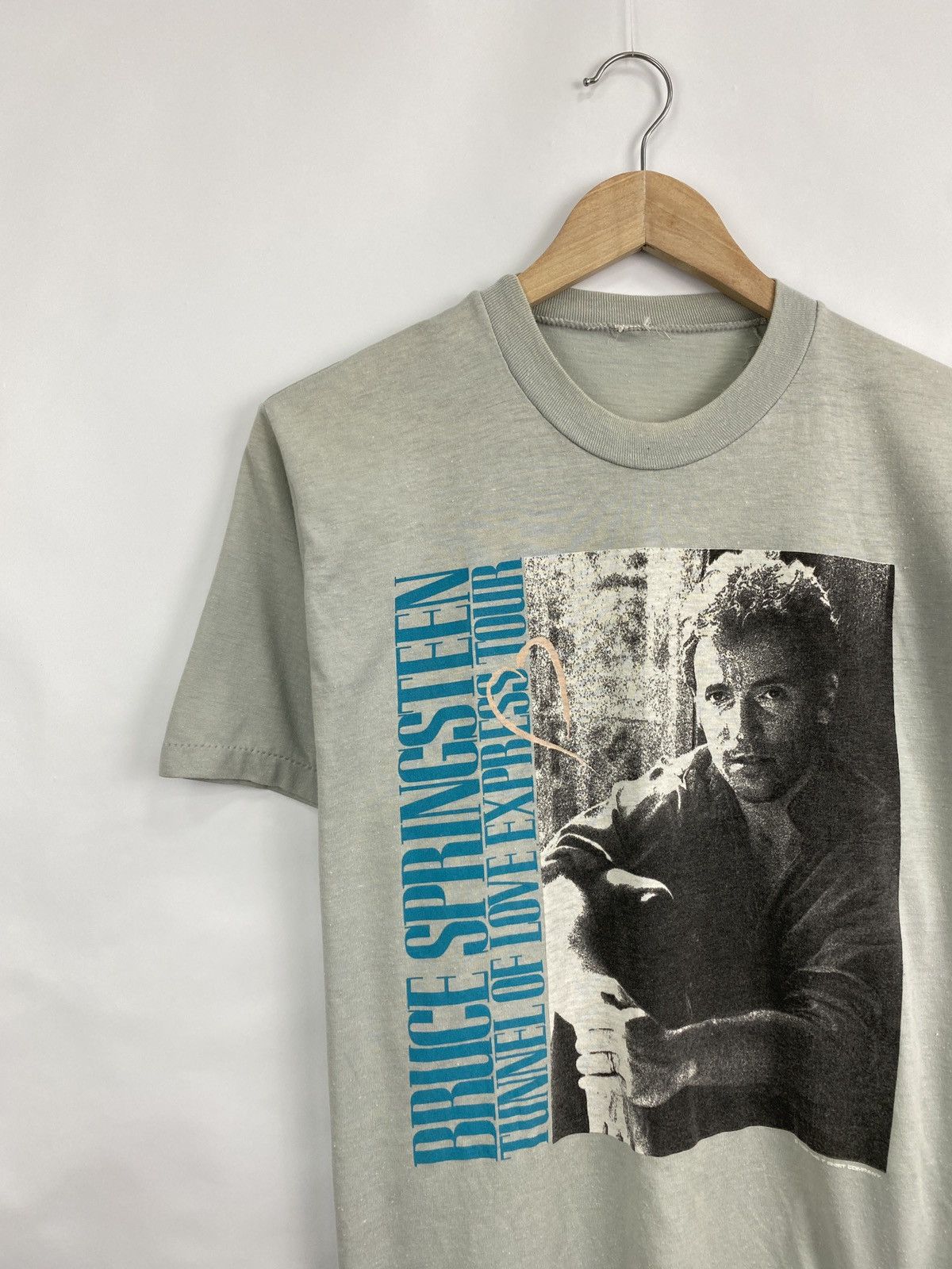 Band Tees 🇺🇸 Vintage 1988 Bruce Springsteen Tunnel Of Love Express Tour Size US M / EU 48-50 / 2 - 2 Thumbnail