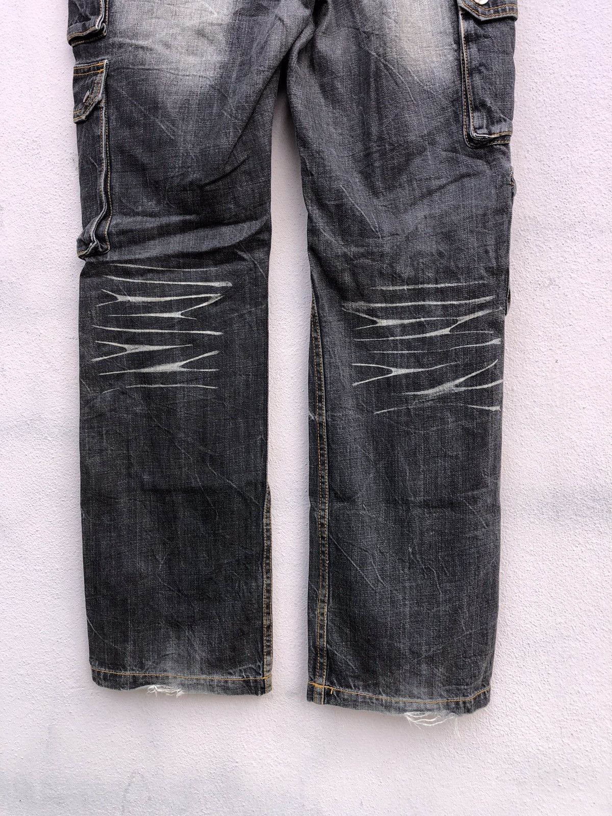 Japanese Brand Japanese Brand Vomanie Flared Cargo Jeans Size US 31 - 5 Thumbnail