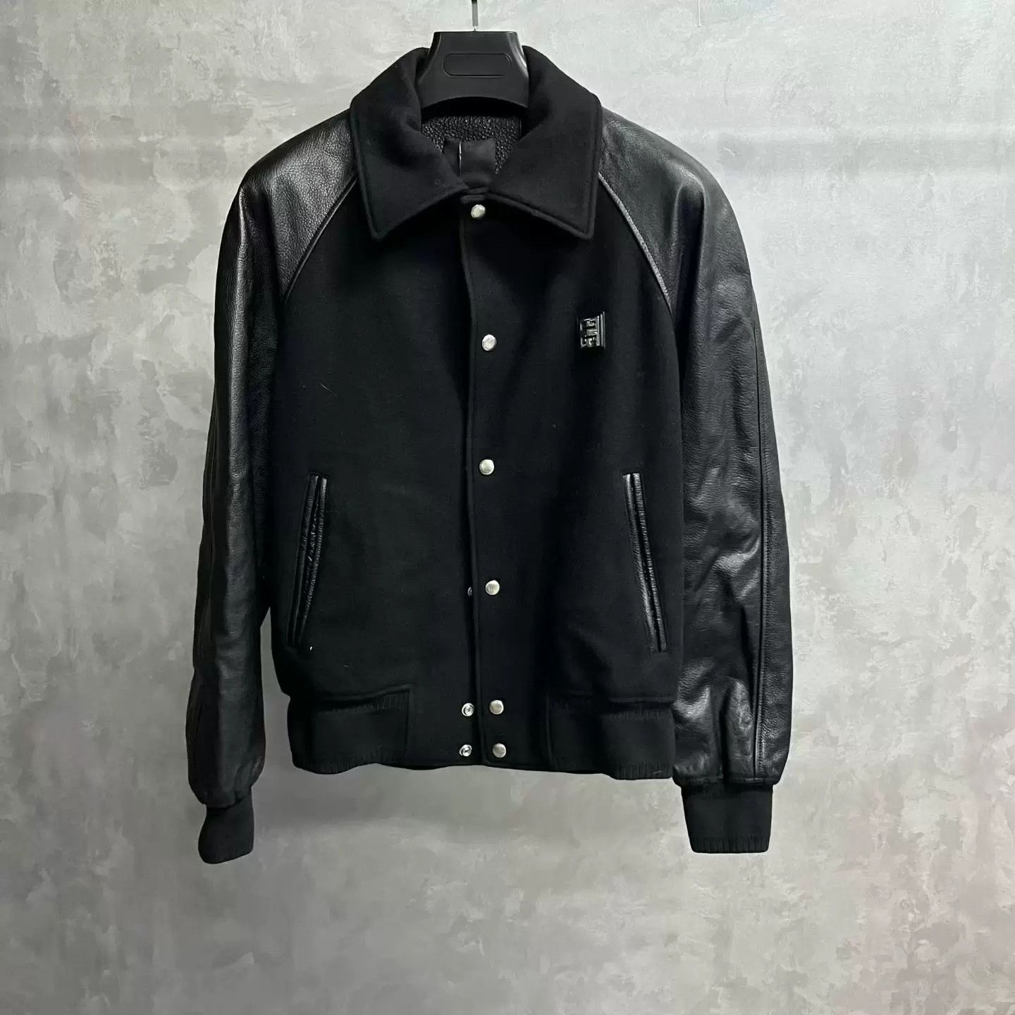 Givenchy Givenchy Retro Wool Black Hoodie 50 Men Size US XL / EU 56 / 4 - 1 Thumbnail