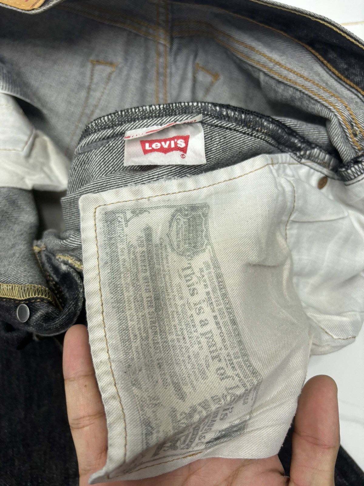Levi's VINTAGE LEVIS 501 BLACK DISTRESSED DENIM JEANS Size US 31 - 9 Thumbnail