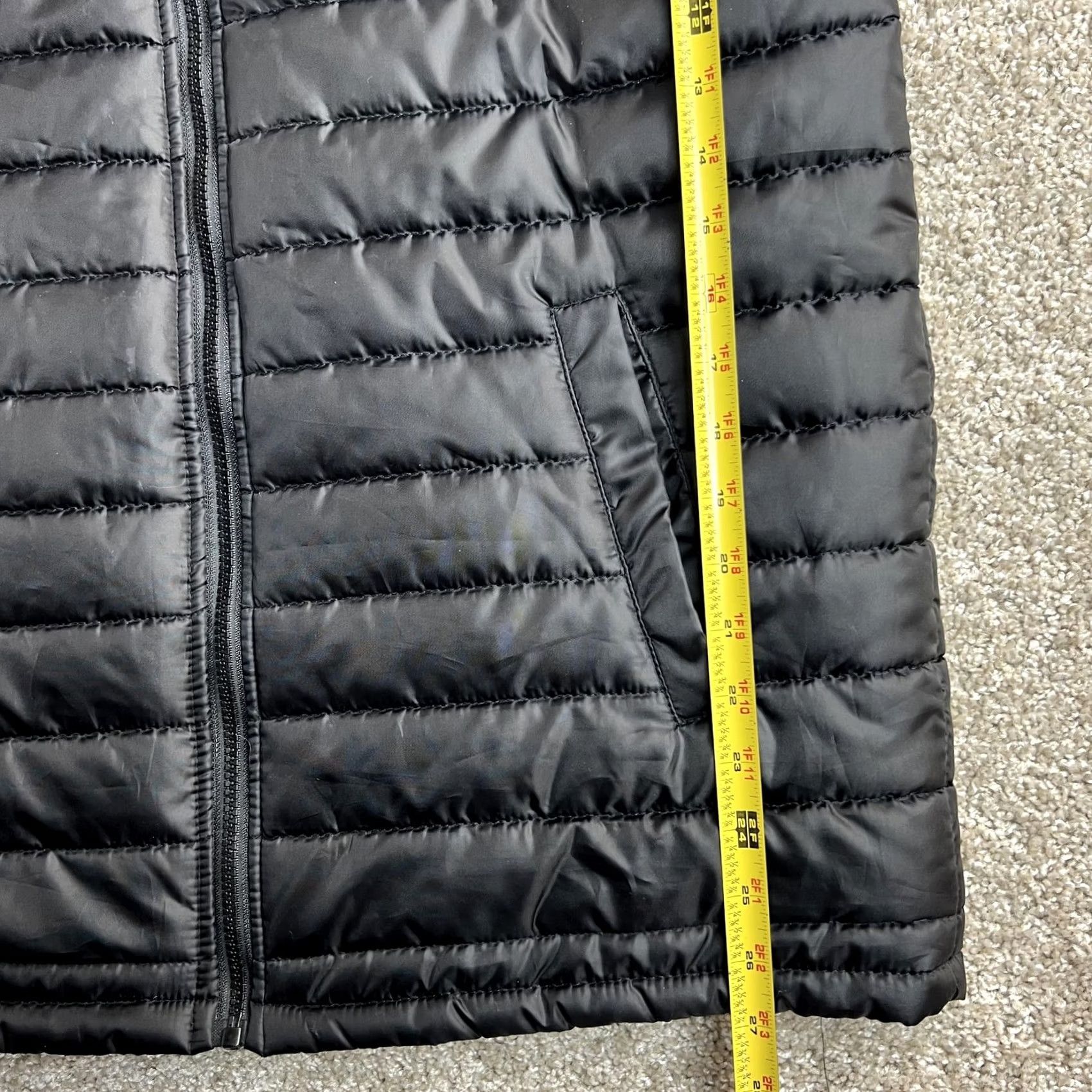 Vintage Jackson Hole Vest Mens M Black Quilted Puffer Full Zip Insulated Outdoor Shirt Size US M / EU 48-50 / 2 - 6 Thumbnail