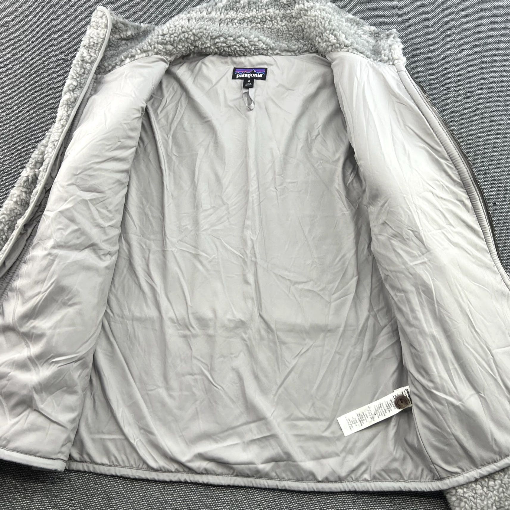 Patagonia Patagonia Jacket Womens M Gray Fleece Full Zip Hooded Casual Basic Jacket Size M / US 6-8 / IT 42-44 - 3 Thumbnail