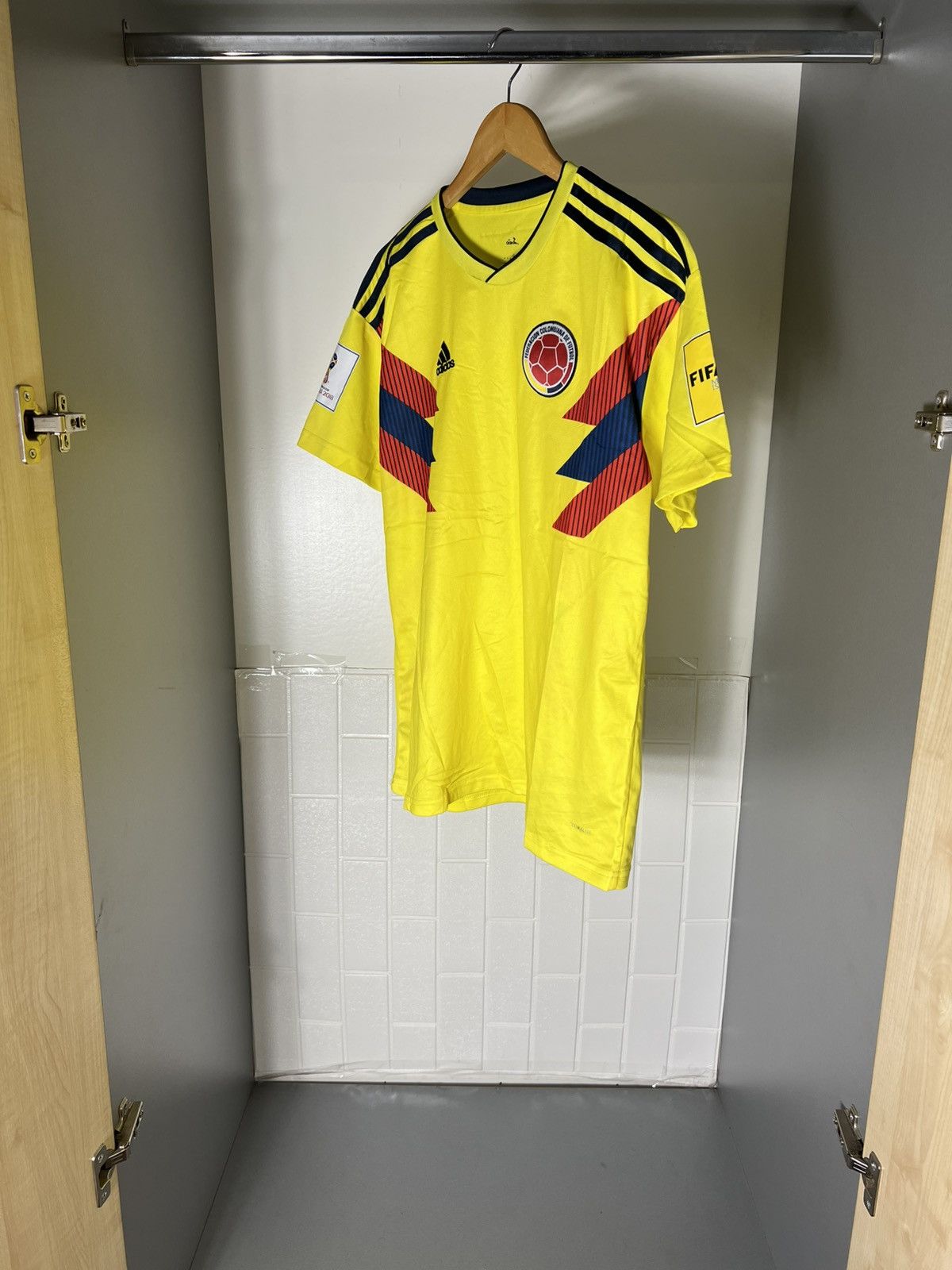 Vintage VERY RARE ADIDAS COLOMBIA SOCCER JERSEY RETRO BLOKE Y2K 90s Size US L / EU 52-54 / 3 - 3 Thumbnail