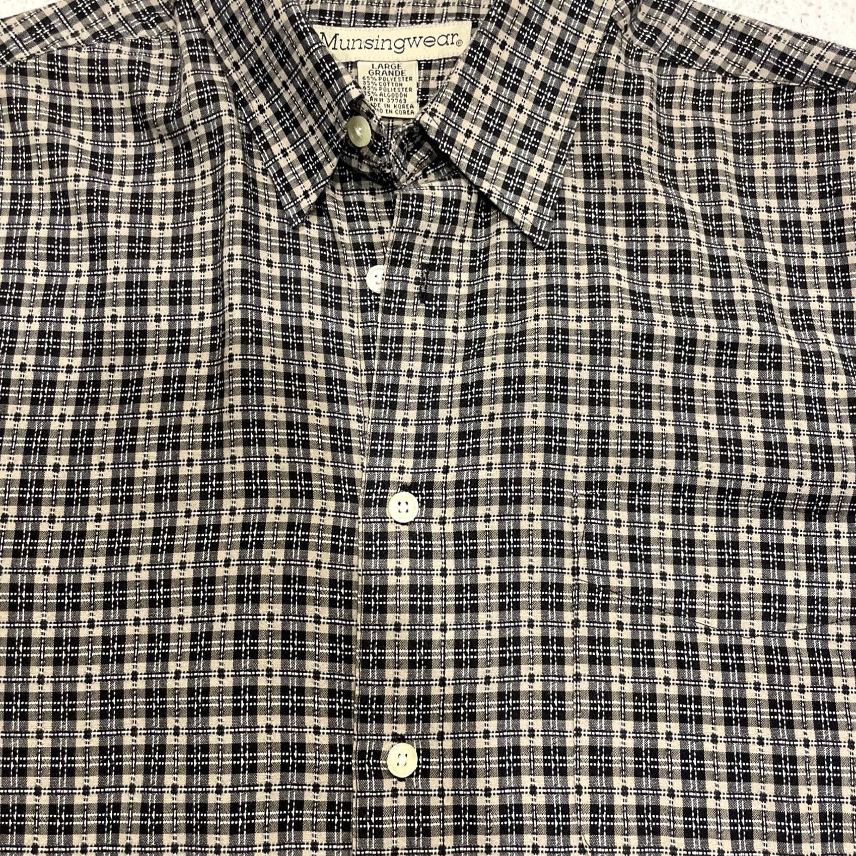 Vintage Munsingwear Button-Up Shirt Mens L Short Sleeve Navy Blue Tan Geometric Casual Button-Down Collared Cotton Size US L / EU 52-54 / 3 - 3 Thumbnail