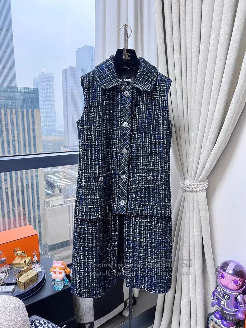 Chanel Chanel 22A high-end handicraft workshop 36-yard blue and b Size XS / US 0-2 / IT 36-38 - 1 Thumbnail