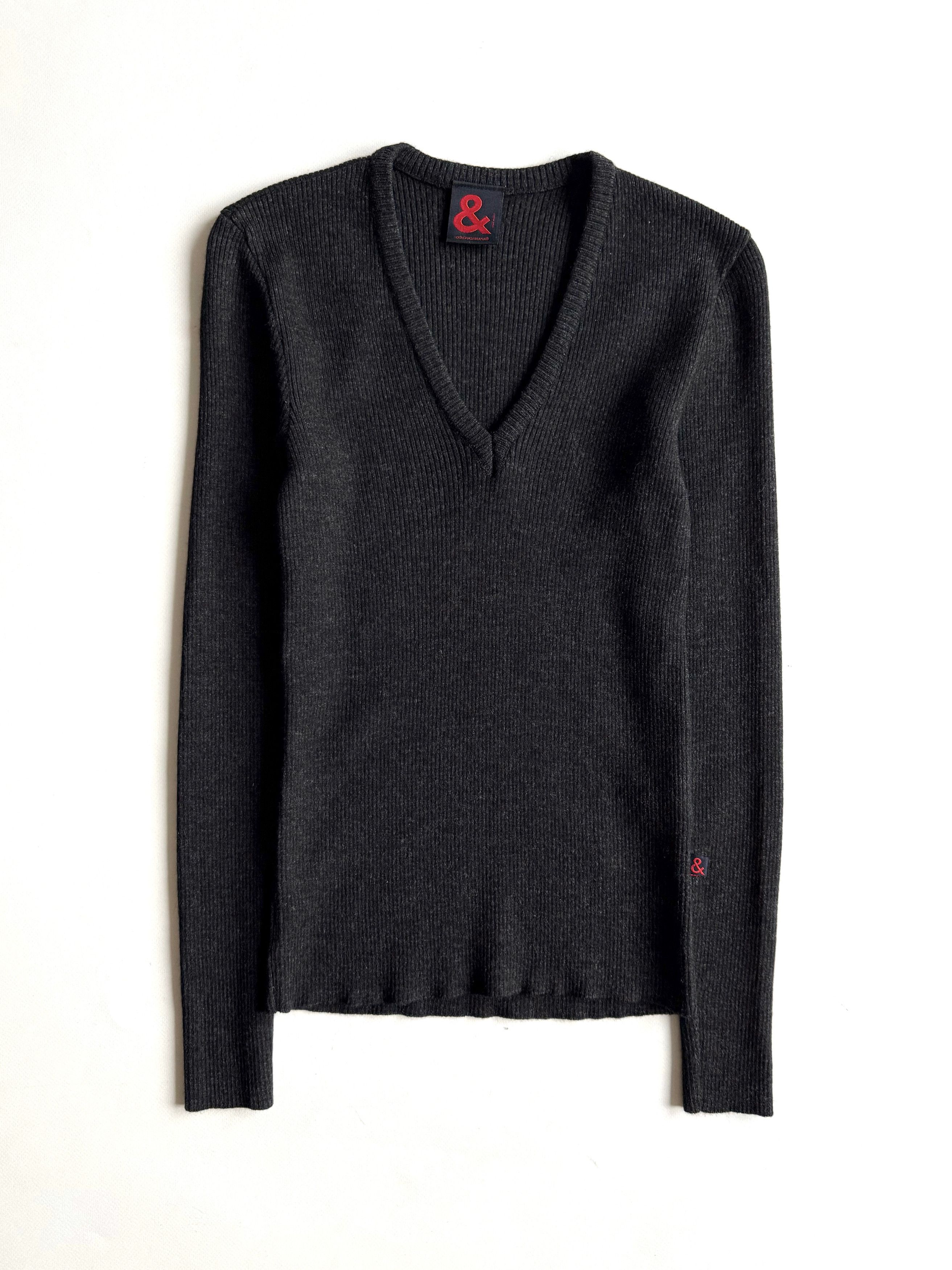 Dolce & Gabbana Women's y2k Dolce & Gabbana Wool Knit V-neck Sweater S-M Size S / US 4 / IT 40 - 1 Thumbnail