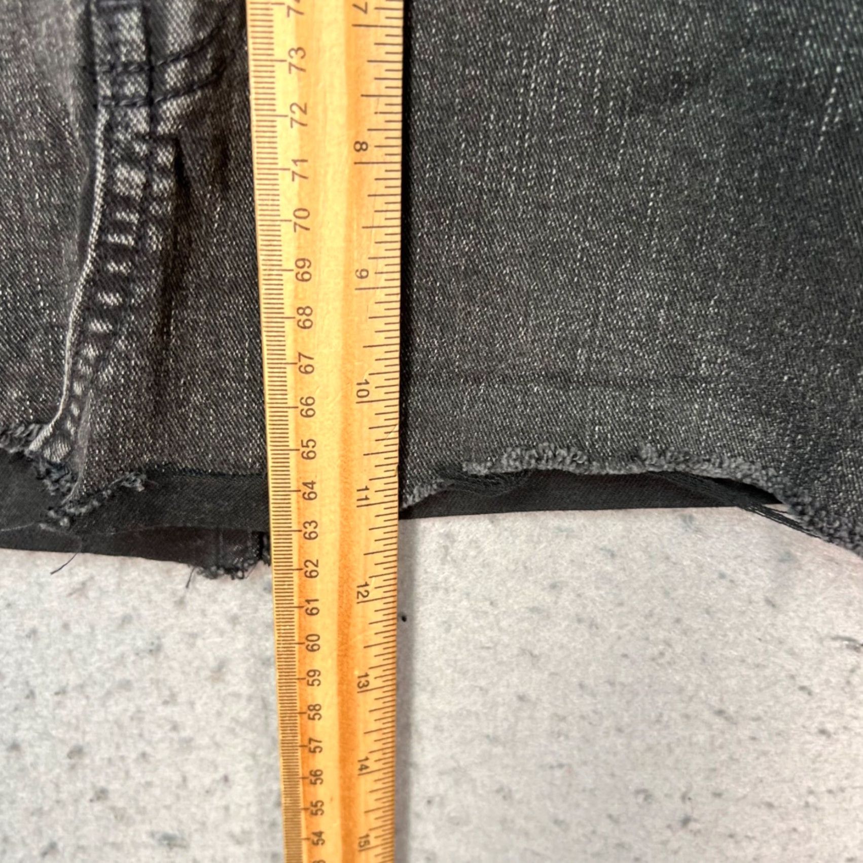 Banana Republic Banana Republic Skirt Womens 0 Tall Distressed Black Denim Mini Raw Hem Short 8/10 Summer Spring Girls Womens Size 25" / US 0 / IT 36 - 6 Thumbnail