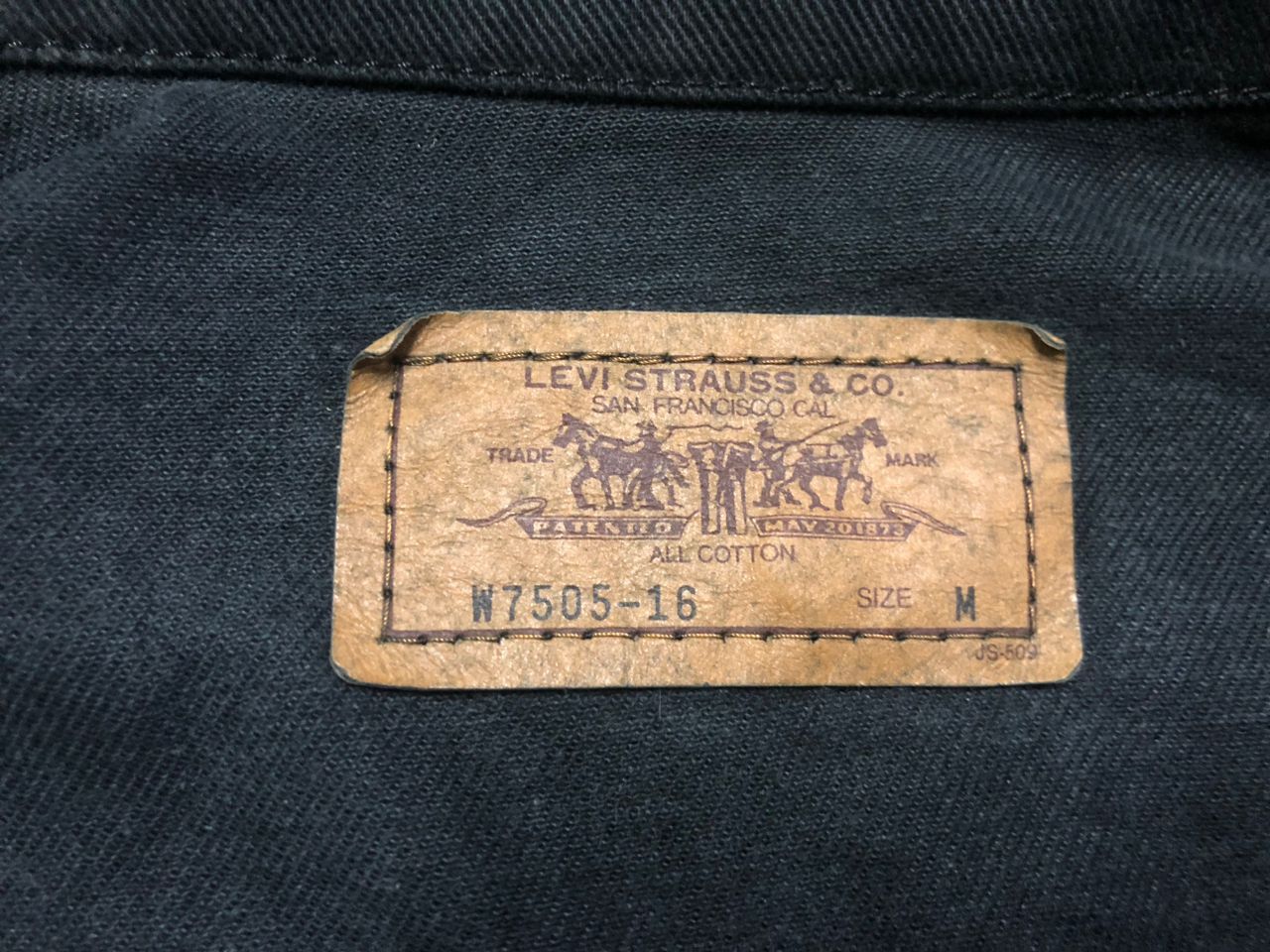 Levi's Vintage Clothing Vintage Levi's Truckers Jacket White Tag Sunfaded Size US M / EU 48-50 / 2 - 18 Thumbnail