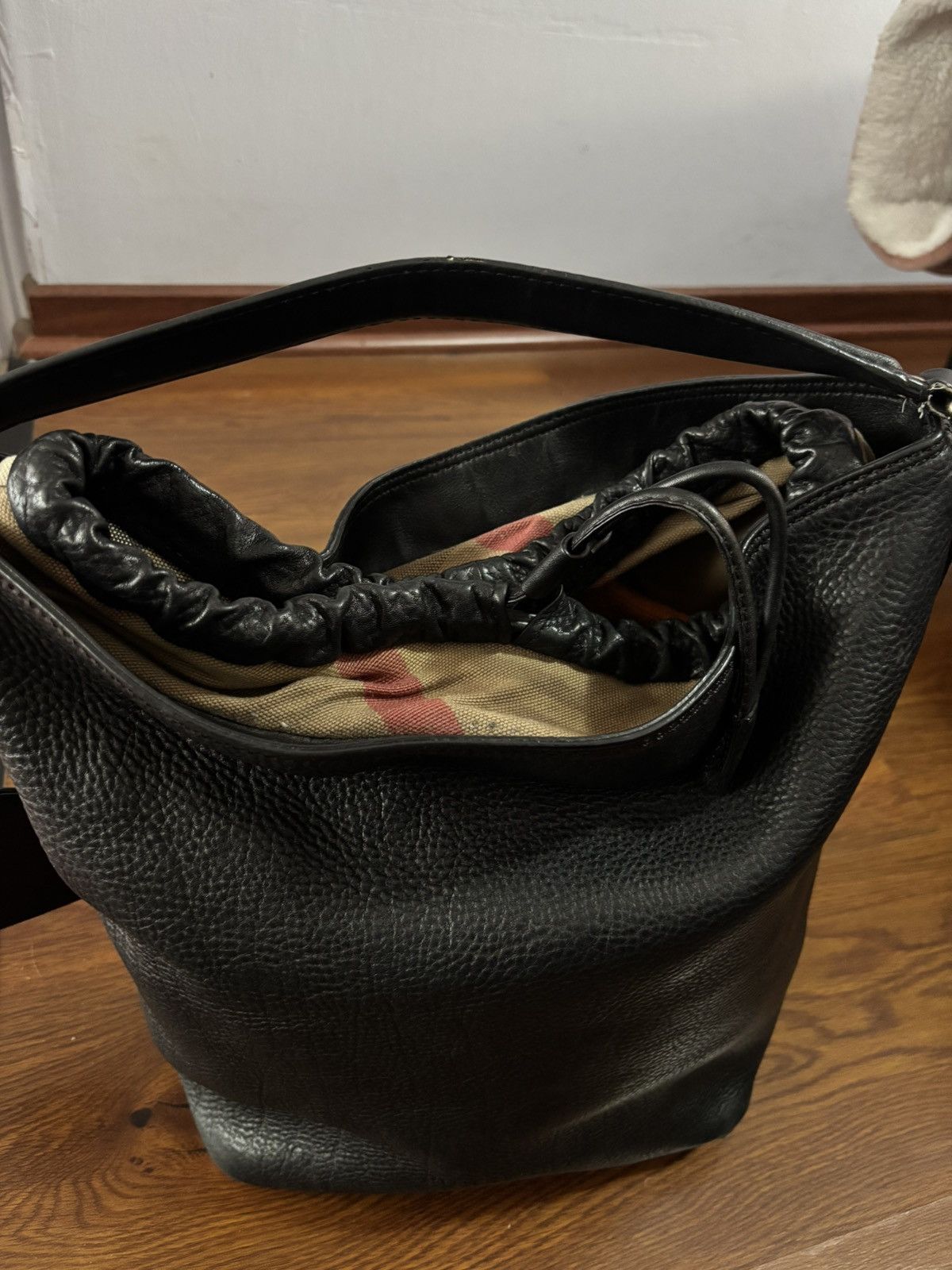 Burberry Burberry Black Leather Hobo Bag Authentic Vintage Nova Check Size ONE SIZE - 12 Thumbnail