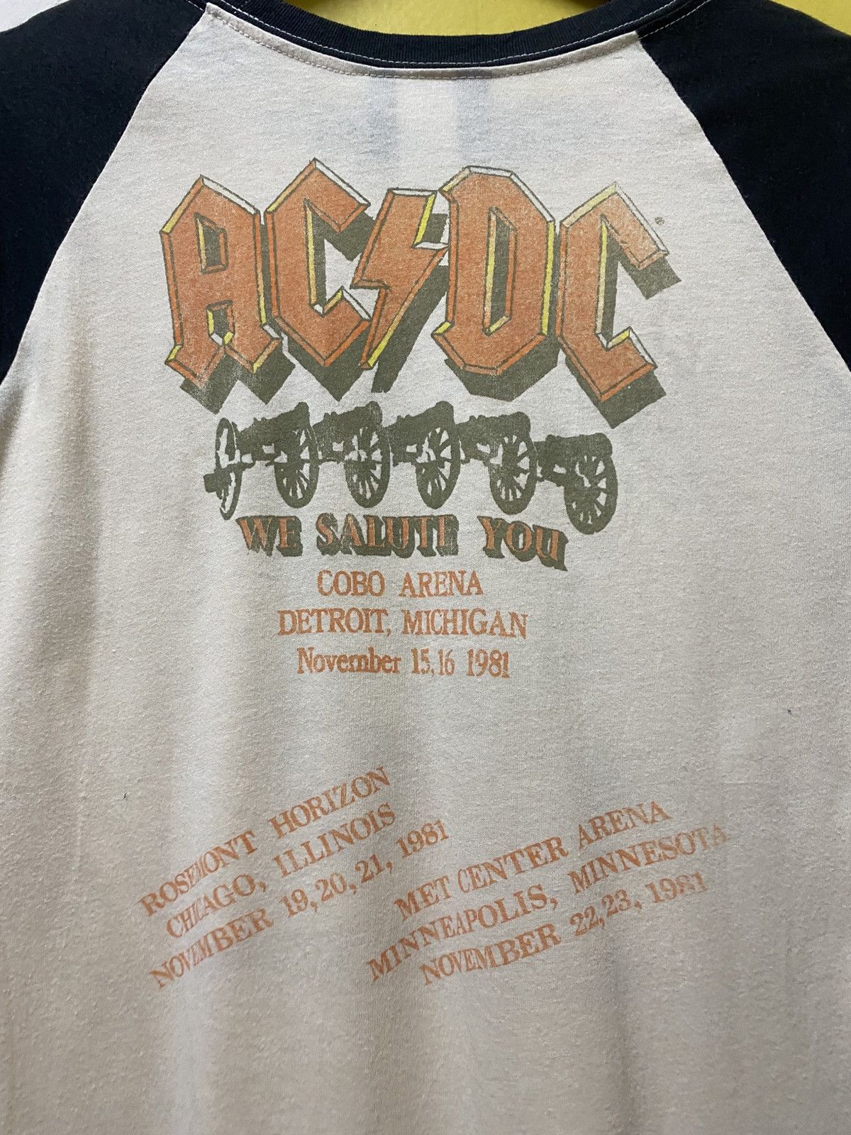 Band Tees ACDC Tshirt 3q Raglan Crewneck Tee Size XS / US 0-2 / IT 36-38 - 6 Thumbnail