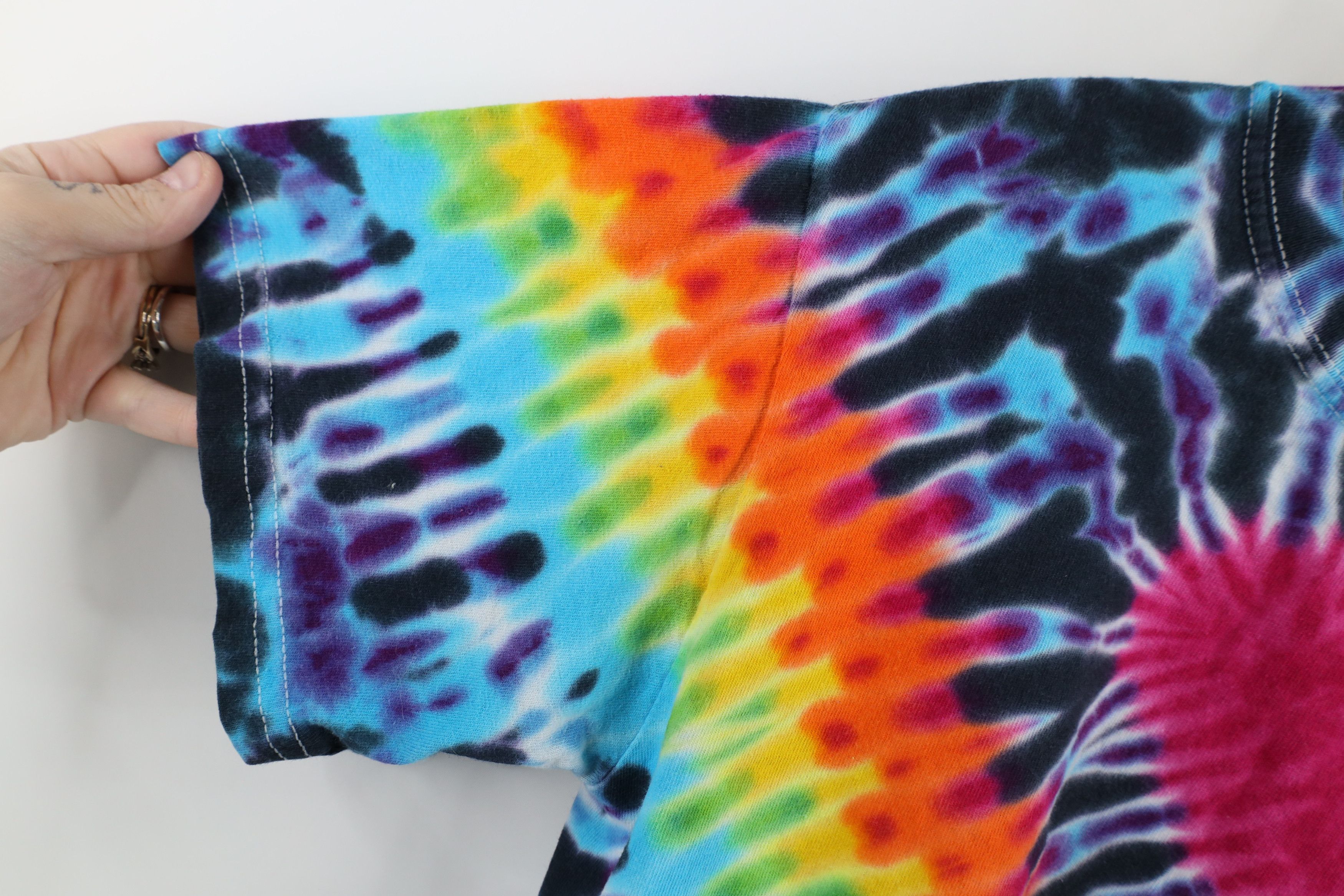 Vintage Vintage Y2K Streetwear Rainbow Tie Dye Heart T-Shirt Cotton Size S / US 4 / IT 40 - 6 Thumbnail