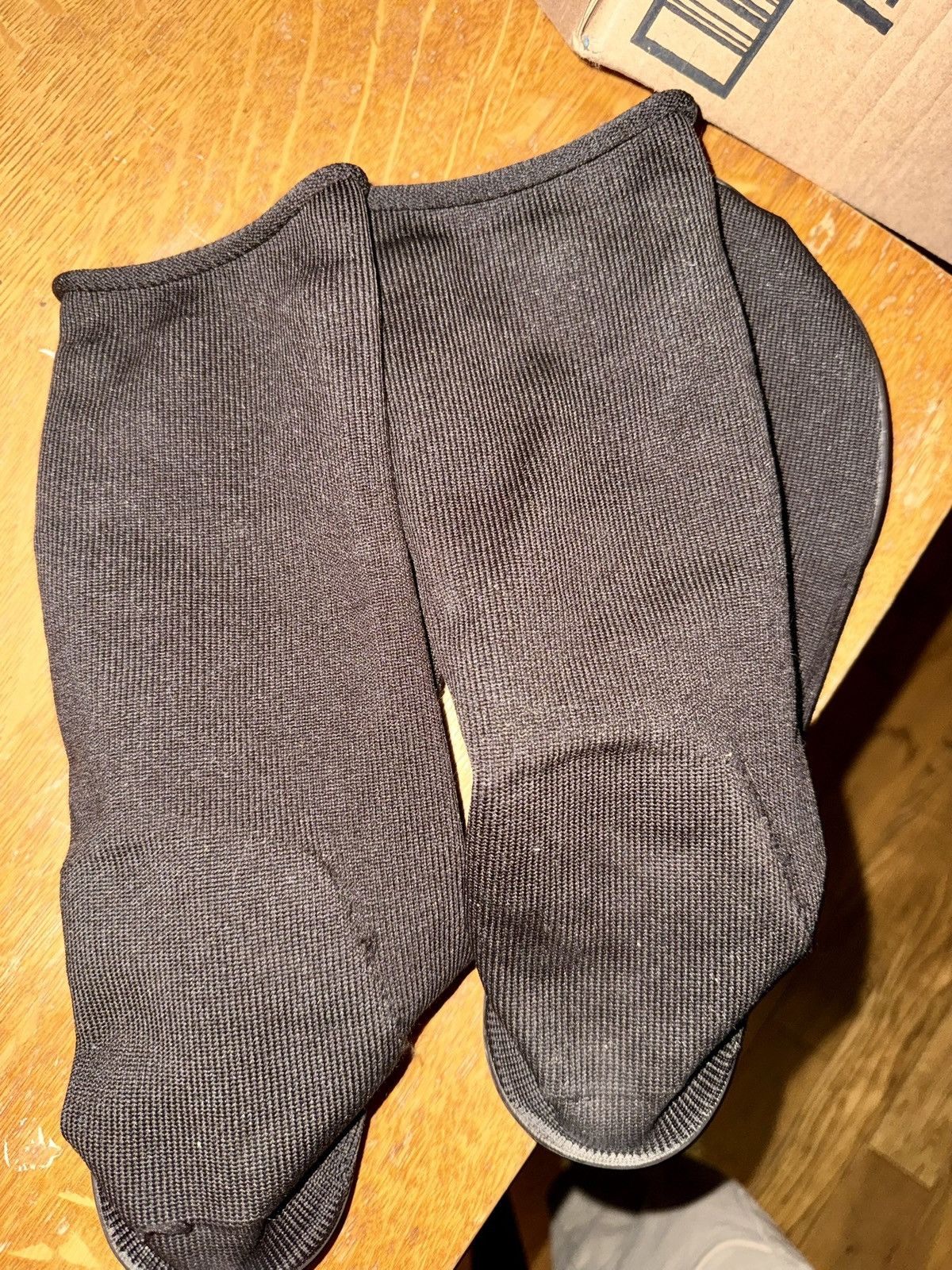 Yeezy Size 3 - YZY Pods (US Mens 11-13) Size US 11 / EU 44 - 6 Thumbnail