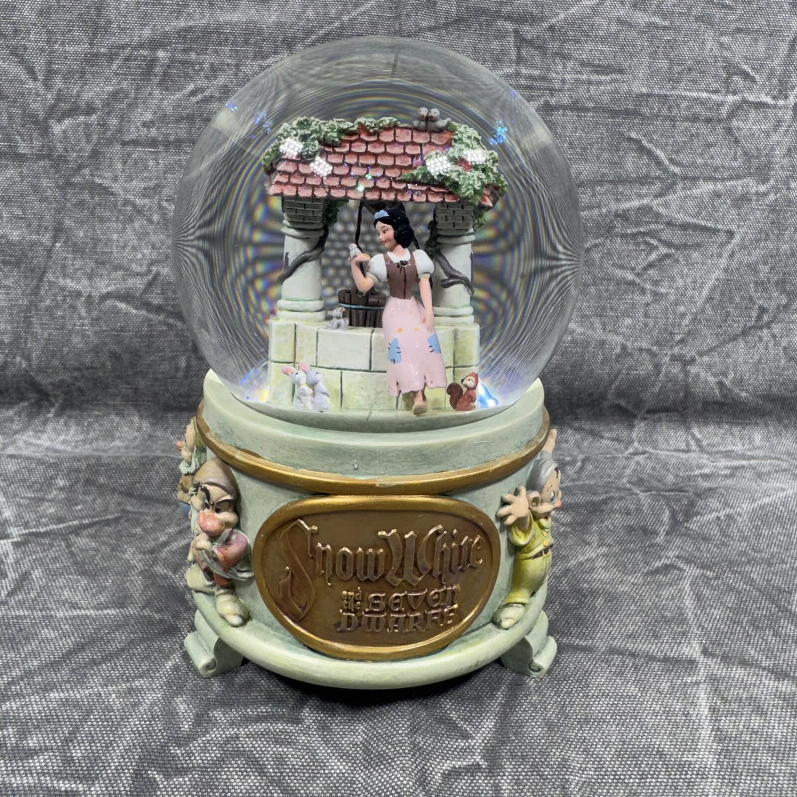 Disney Disney Snow Globe Snow White Wishing Well Size ONE SIZE - 1 Thumbnail