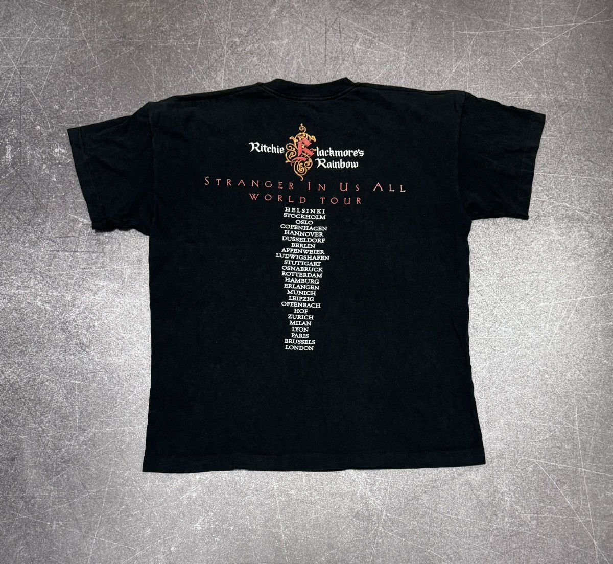 Band Tees Vintage 1995 Ritchie Blackmore Rainbow T Shirt Size US L / EU 52-54 / 3 - 2 Thumbnail